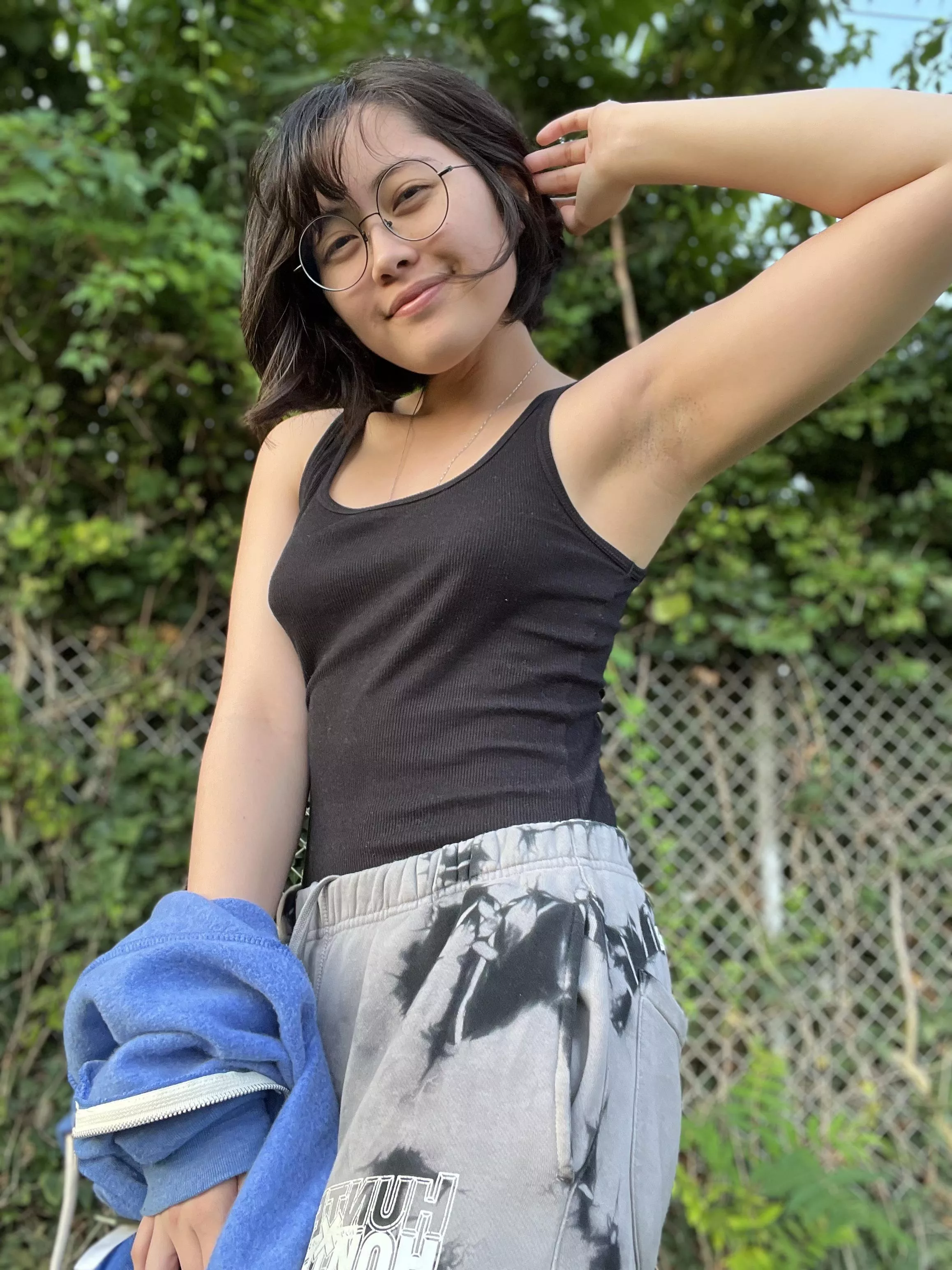 showing my armpits feels so much better when i'm outside getting a fresh breeze on them <3