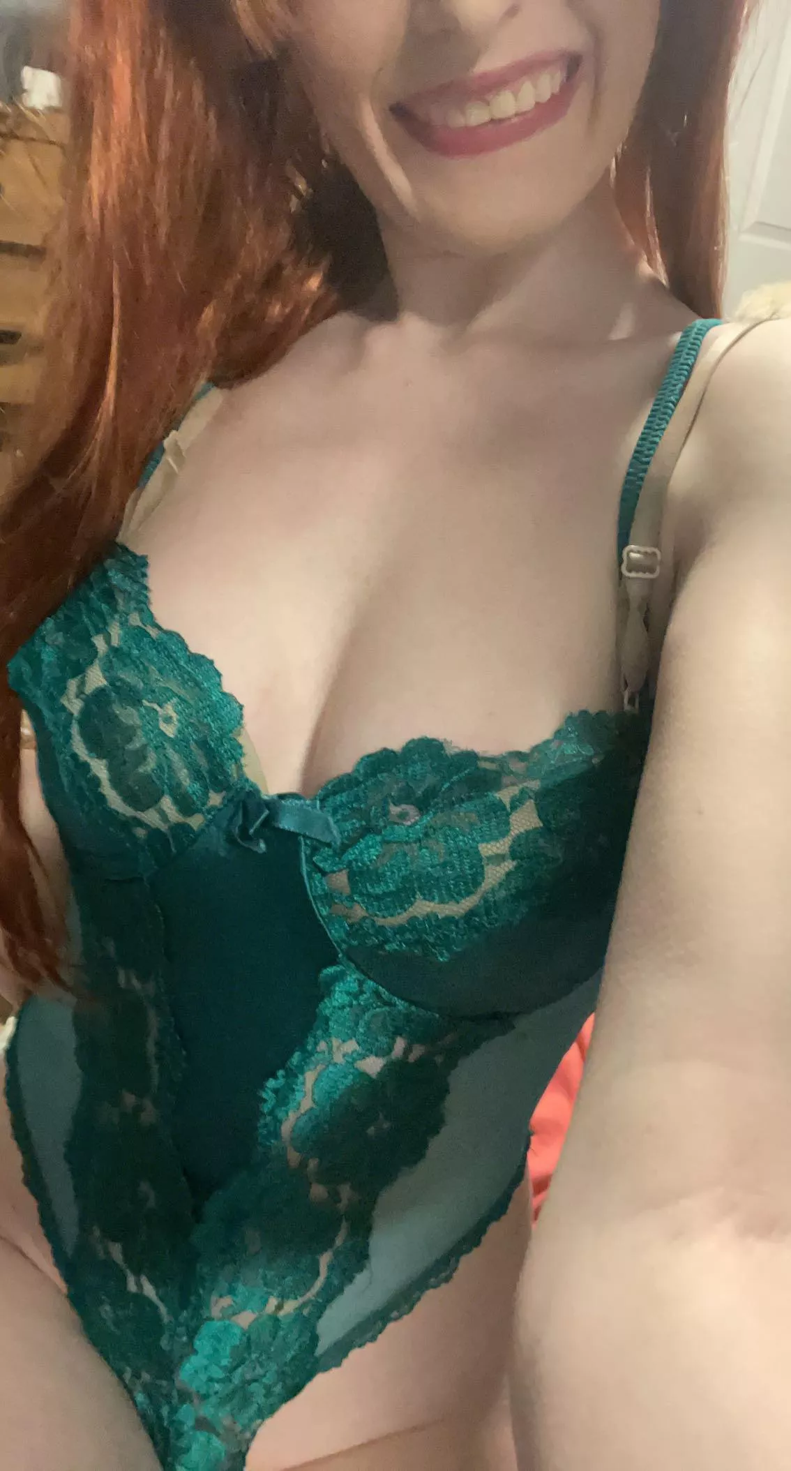 (22f) I love the way dark green lingerie looks with my ginger hair and pale skin ðŸ¥°