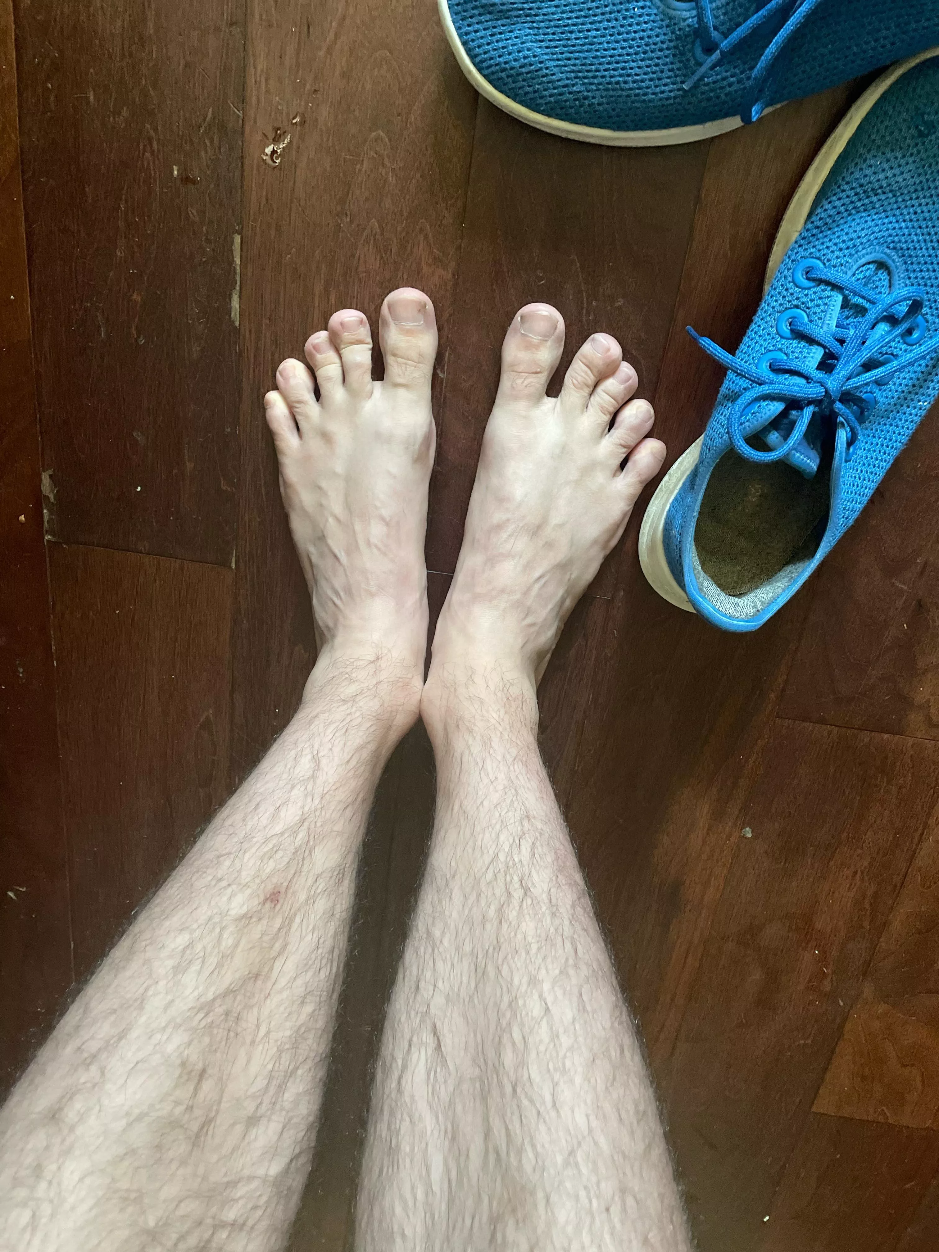 Been walking all day, great to let the toes stretch. DMs open