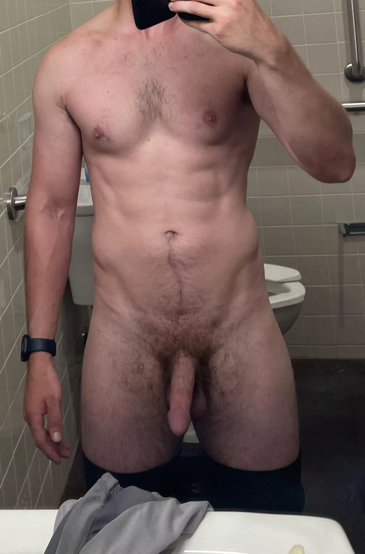 Does anyone find [m]e hot?