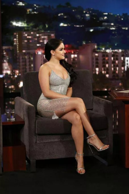 Iâ€™m pumping my cock for Ariel Winter and looking for some bi buds to join me