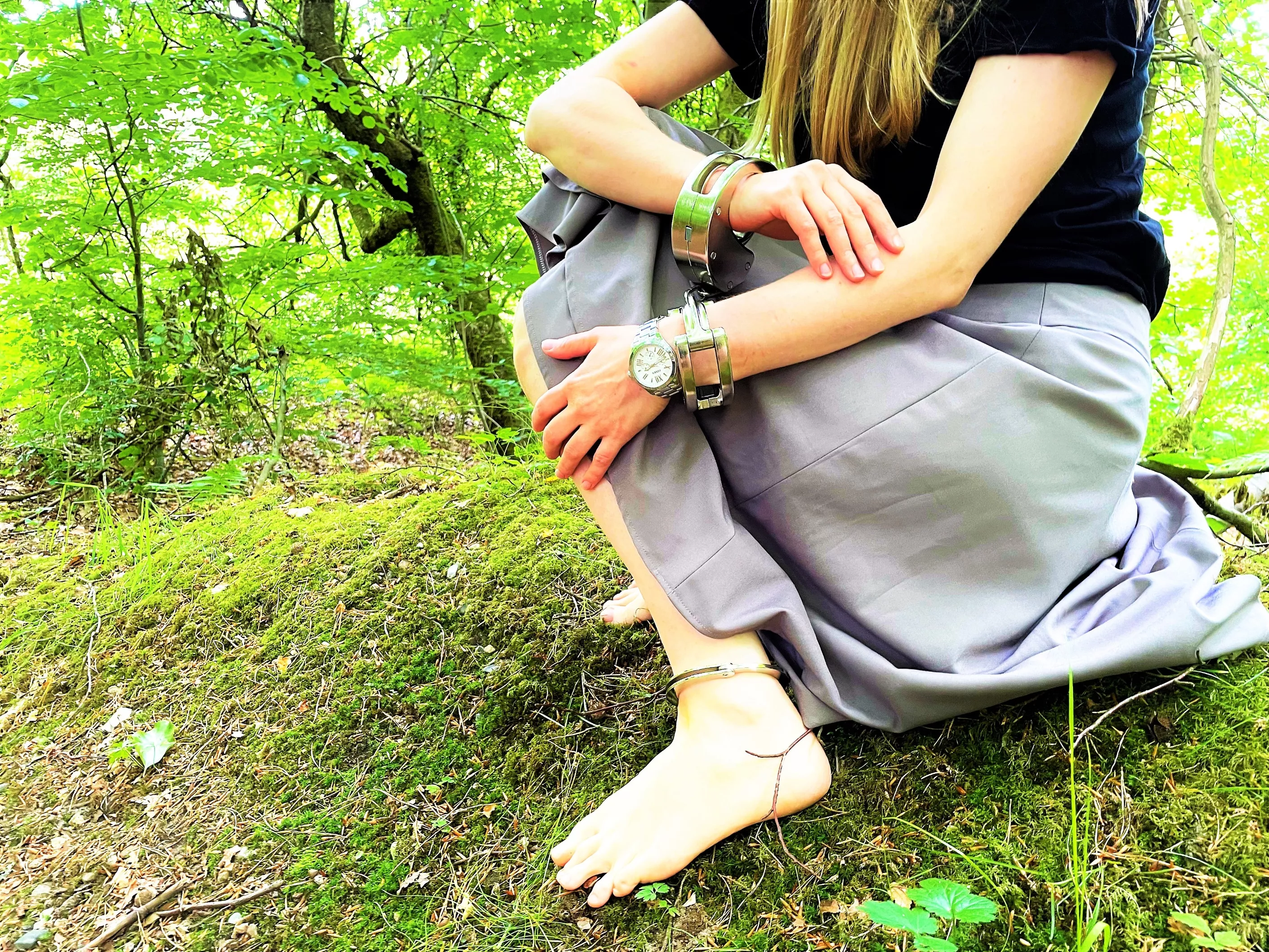 [OF] Slavegirl taking a rest in the woods - outdoor steel selfbondage