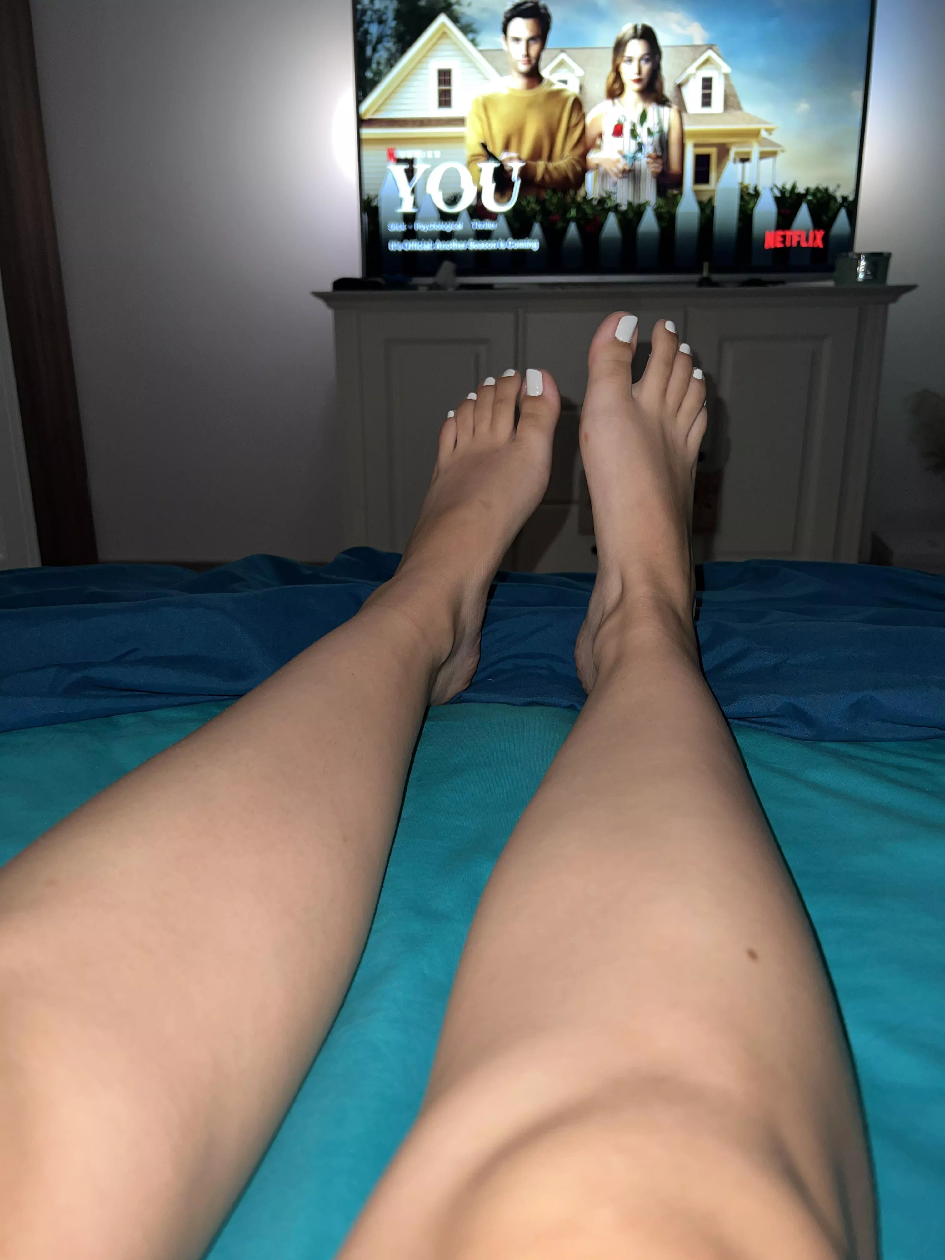 Suck my toes while iâ€™m watching TV