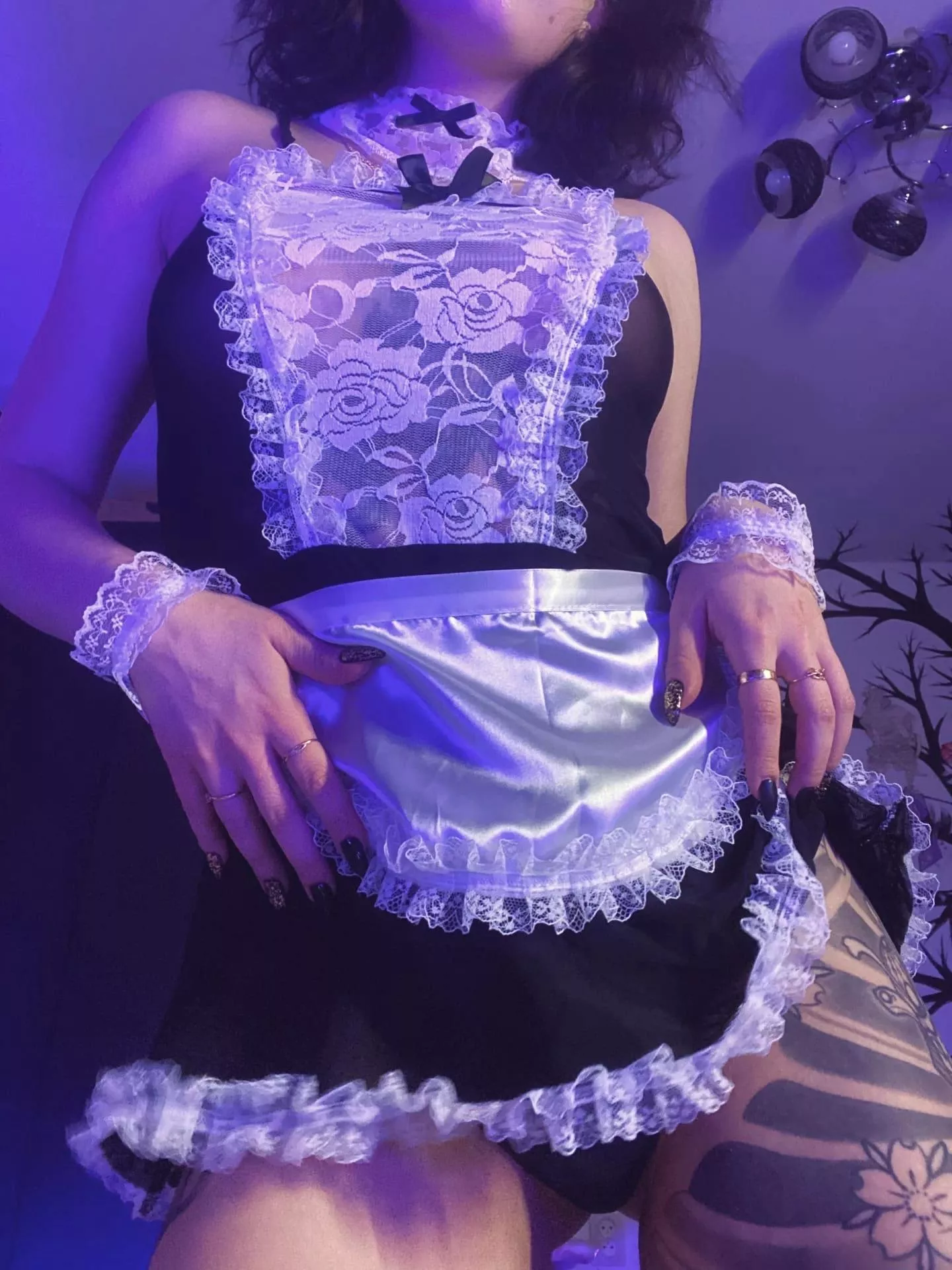 Can I be your sexy housemaid? ðŸ˜‰