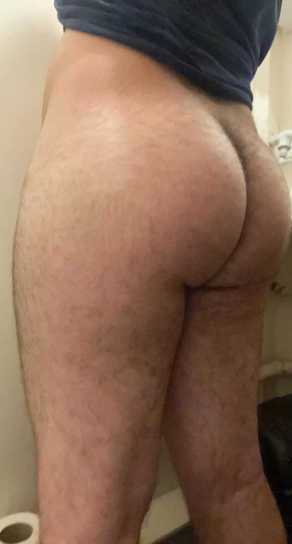 Chubby bottom into EVERYTHING dms open :)