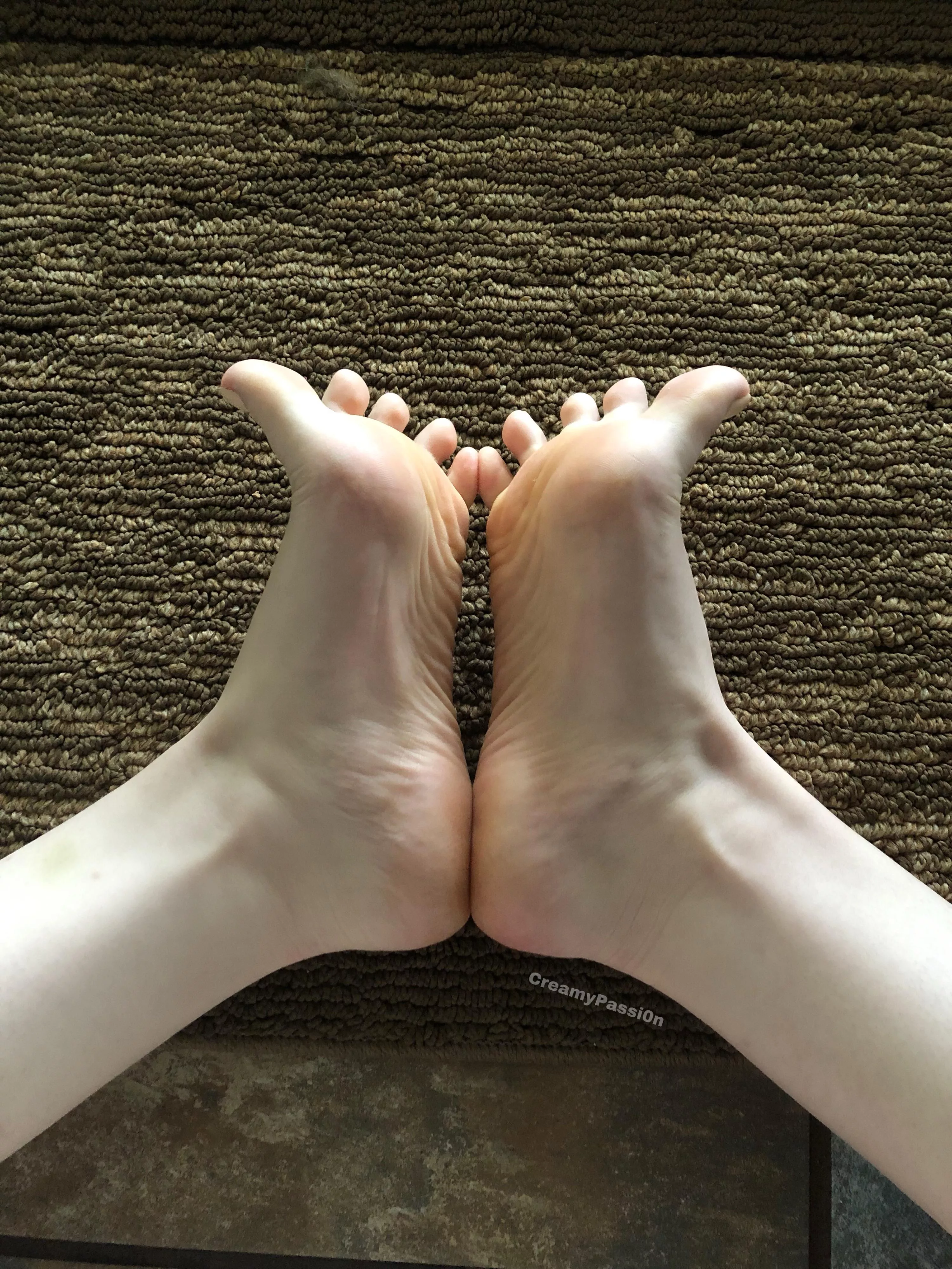 Do you like my wrinkled soles and spread toes?