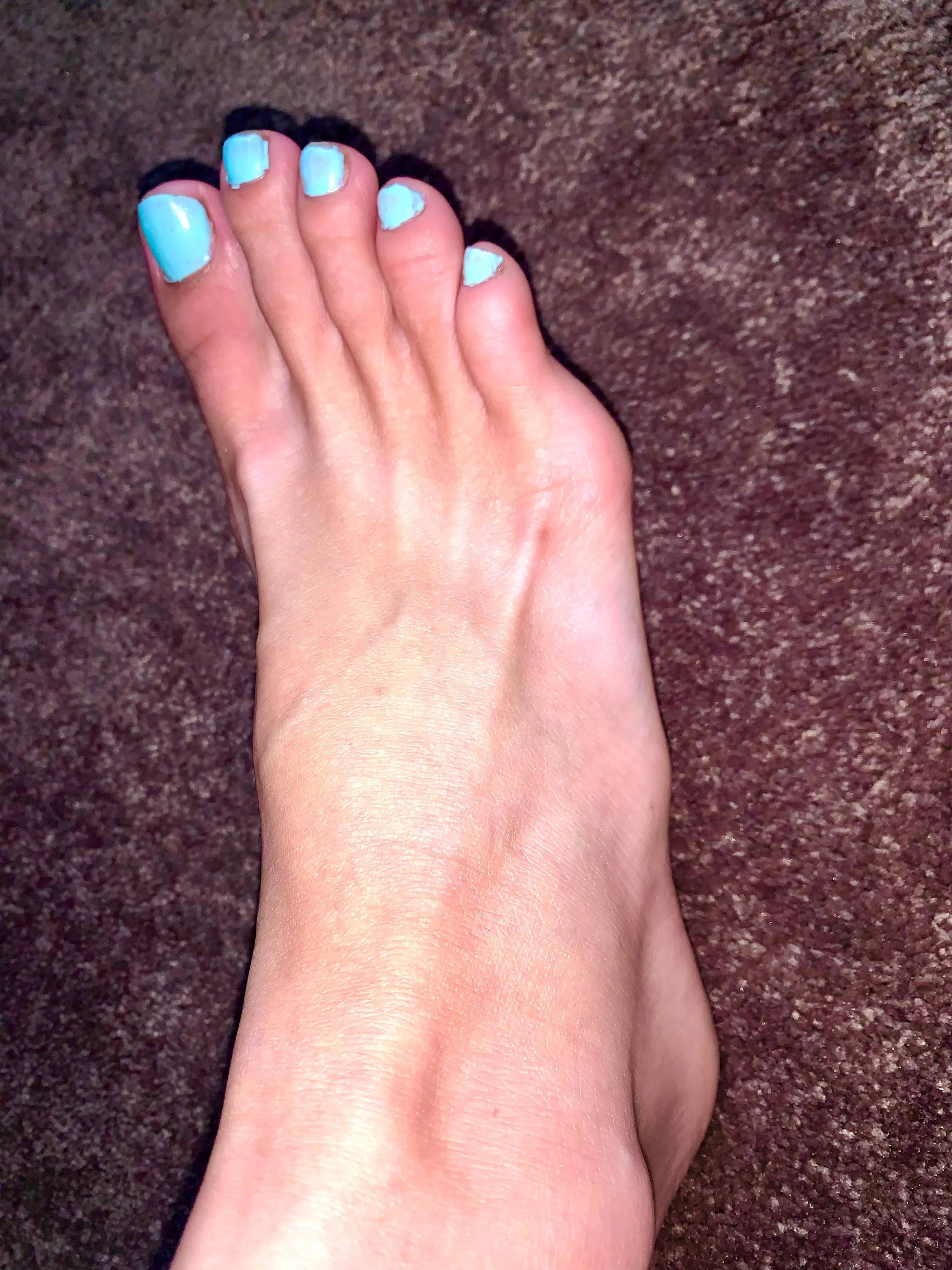 Ugh just suck my pretty blue toes ðŸ˜ˆðŸ’™