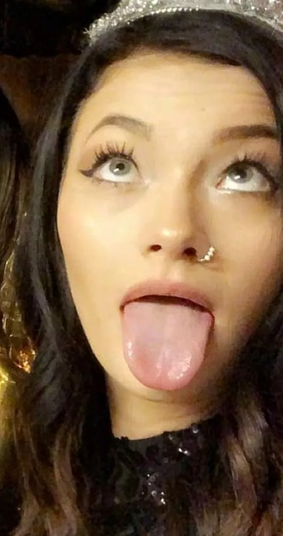 cum on her tongue