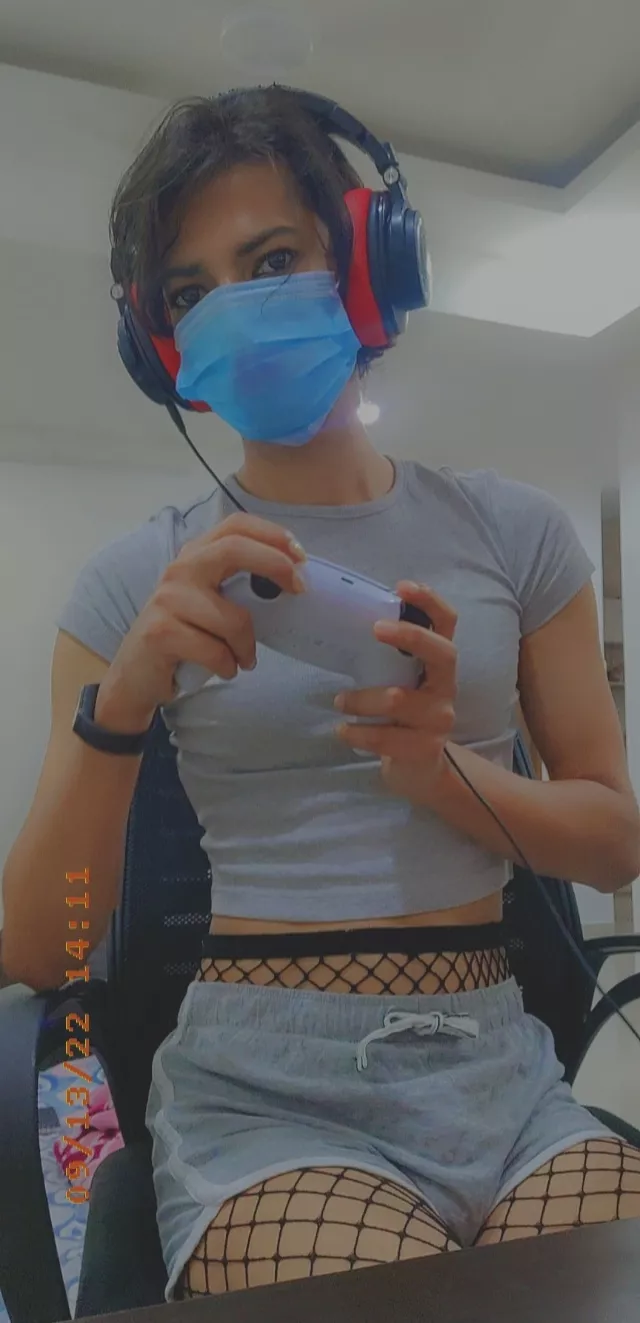 Femboy gaymer