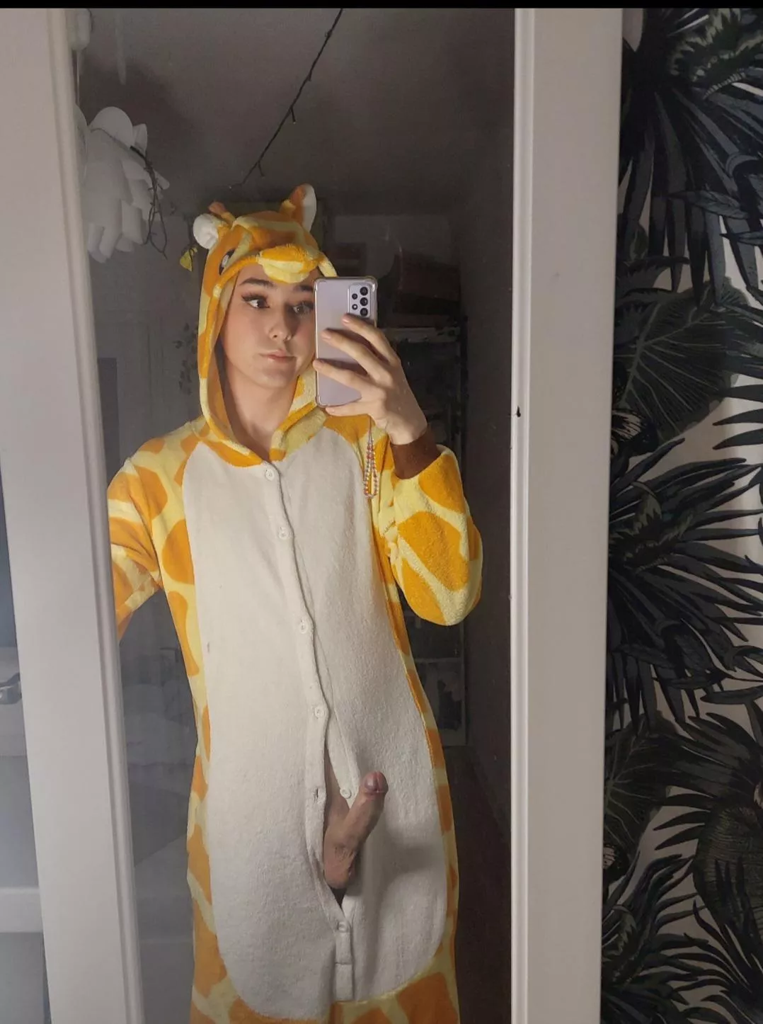 giraffe femboy with giraffe cock. 1-10 rate?