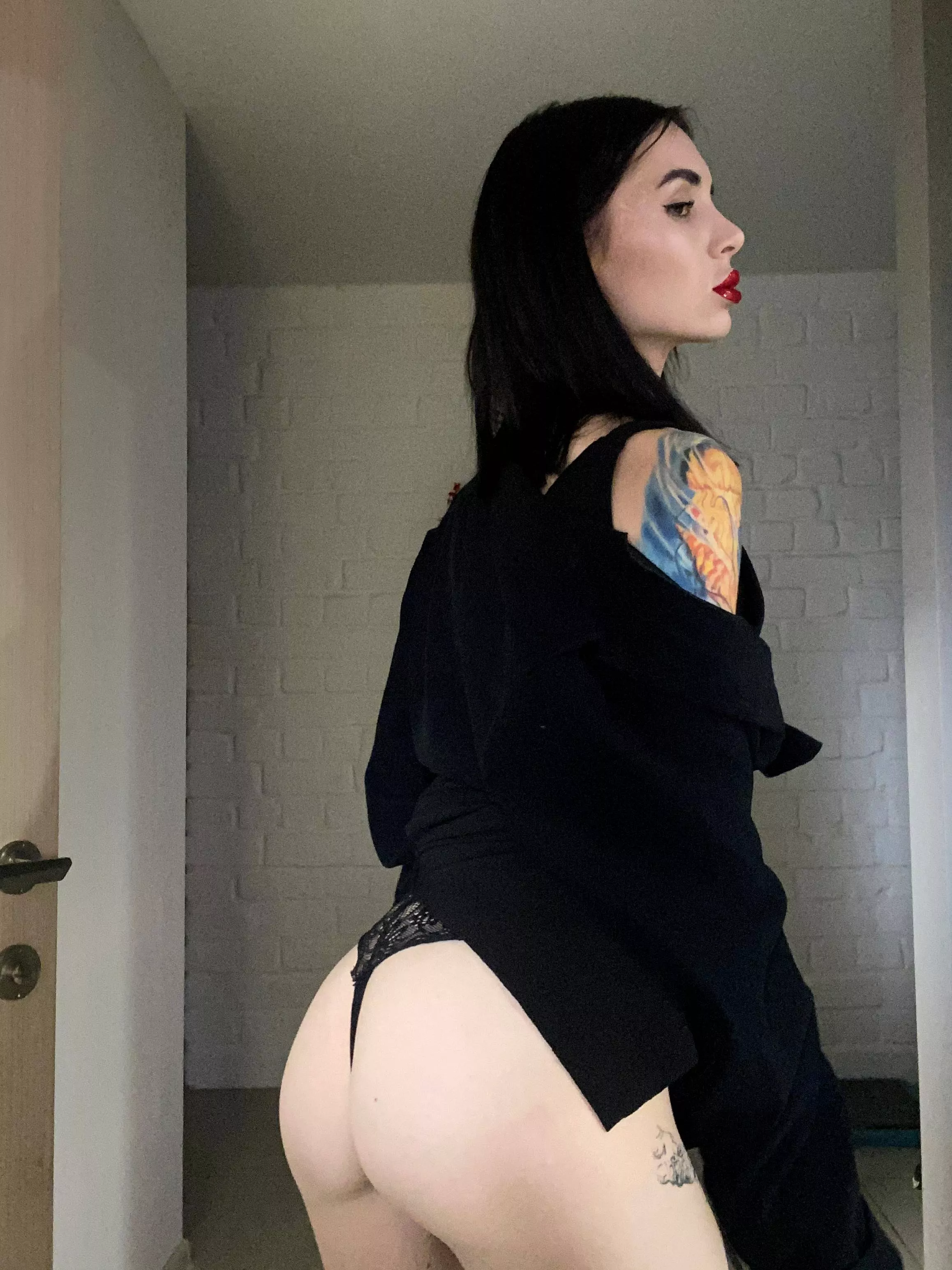 I love teasing you with my ass