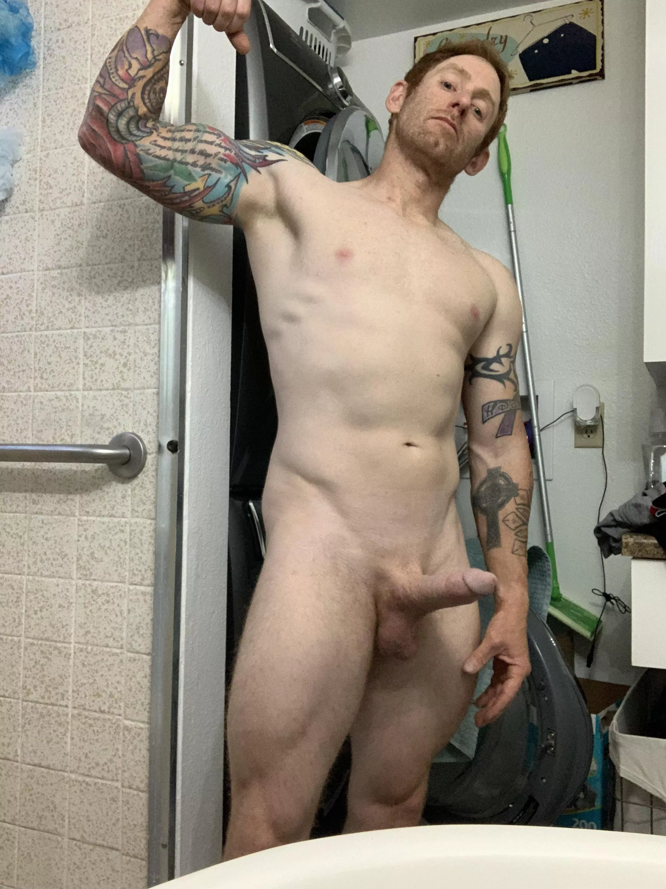 (M) Feeling good after my workout. Any of you ladies want to join me for my shower. Shoot me a message