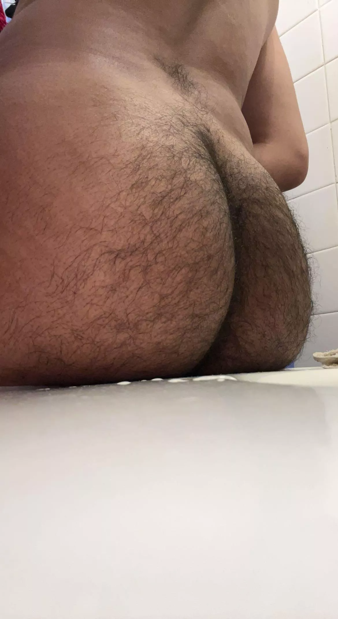 This bathroom sink should be your face (and/or your cock) instead, hehe! ðŸ¥µðŸ˜ˆ