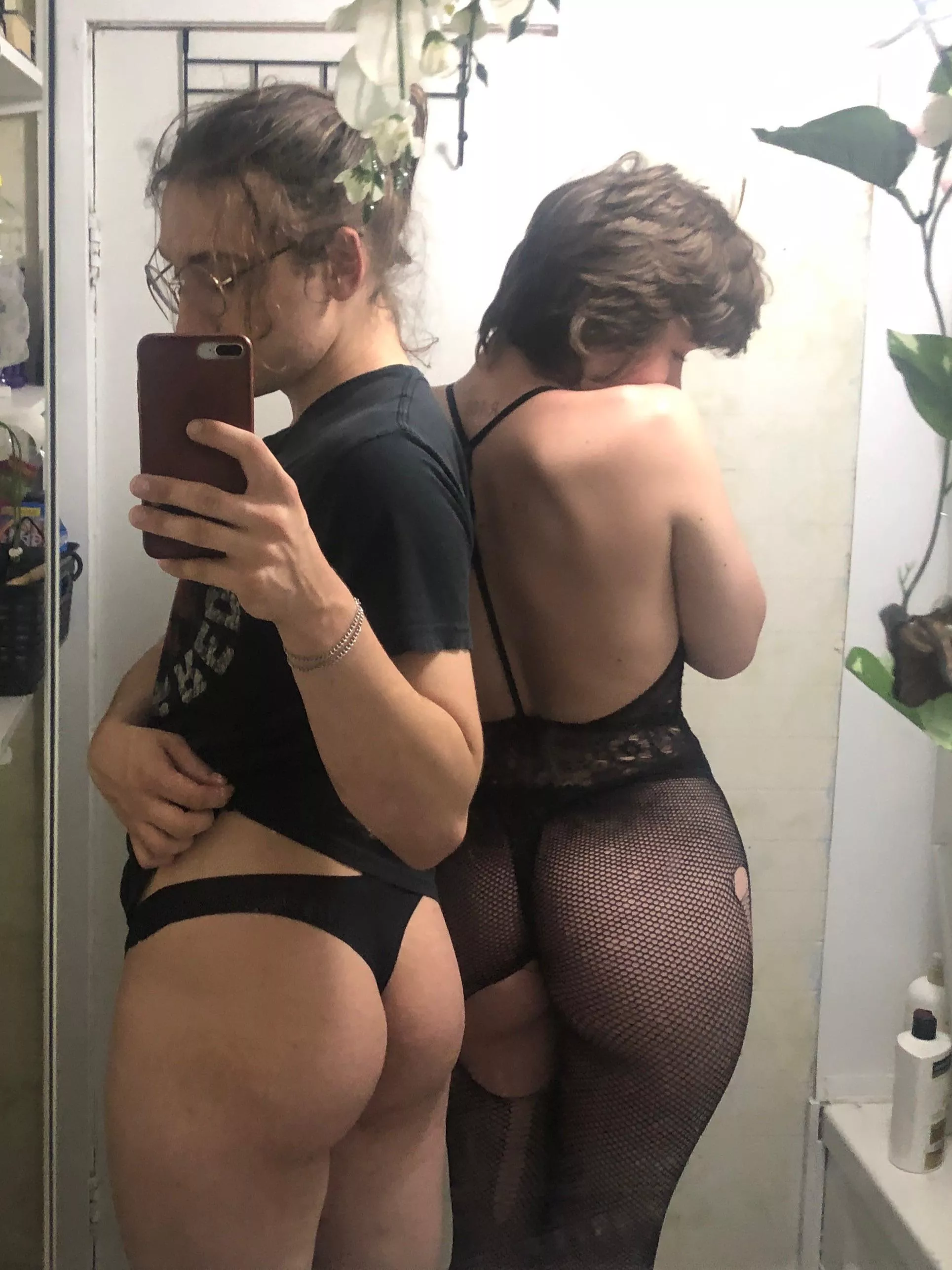 Weâ€™ll be live soon! Come check us out ðŸ˜˜ tF19 + F18