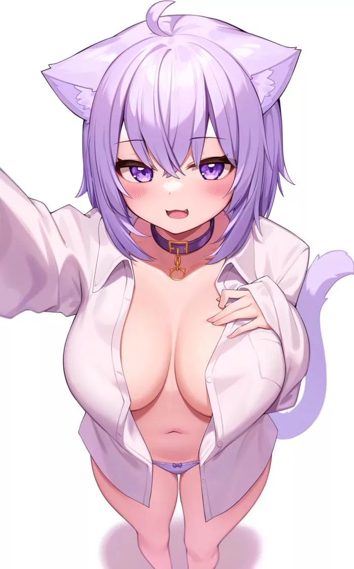 Always wonder why my shirts keep shrinking 🤔(Nekomata Okayu)