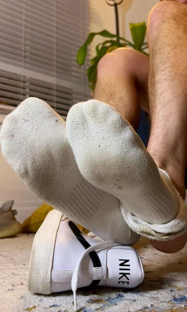 Been wearing these socks for weeks. Who wants to suck the sweat out of them and swallow it? ðŸ˜ˆ Iâ€™m gonna make you. ðŸ˜