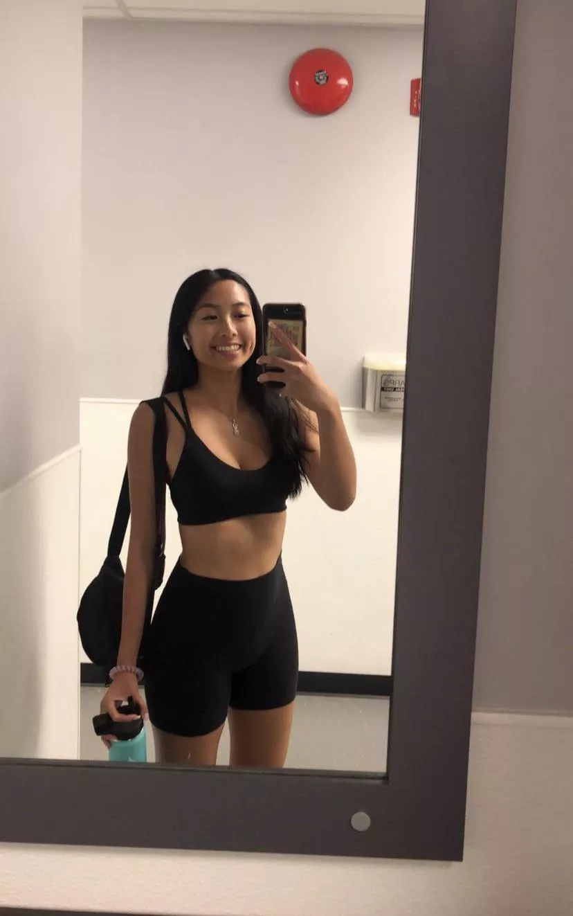 dm to tribute this asian gym slut