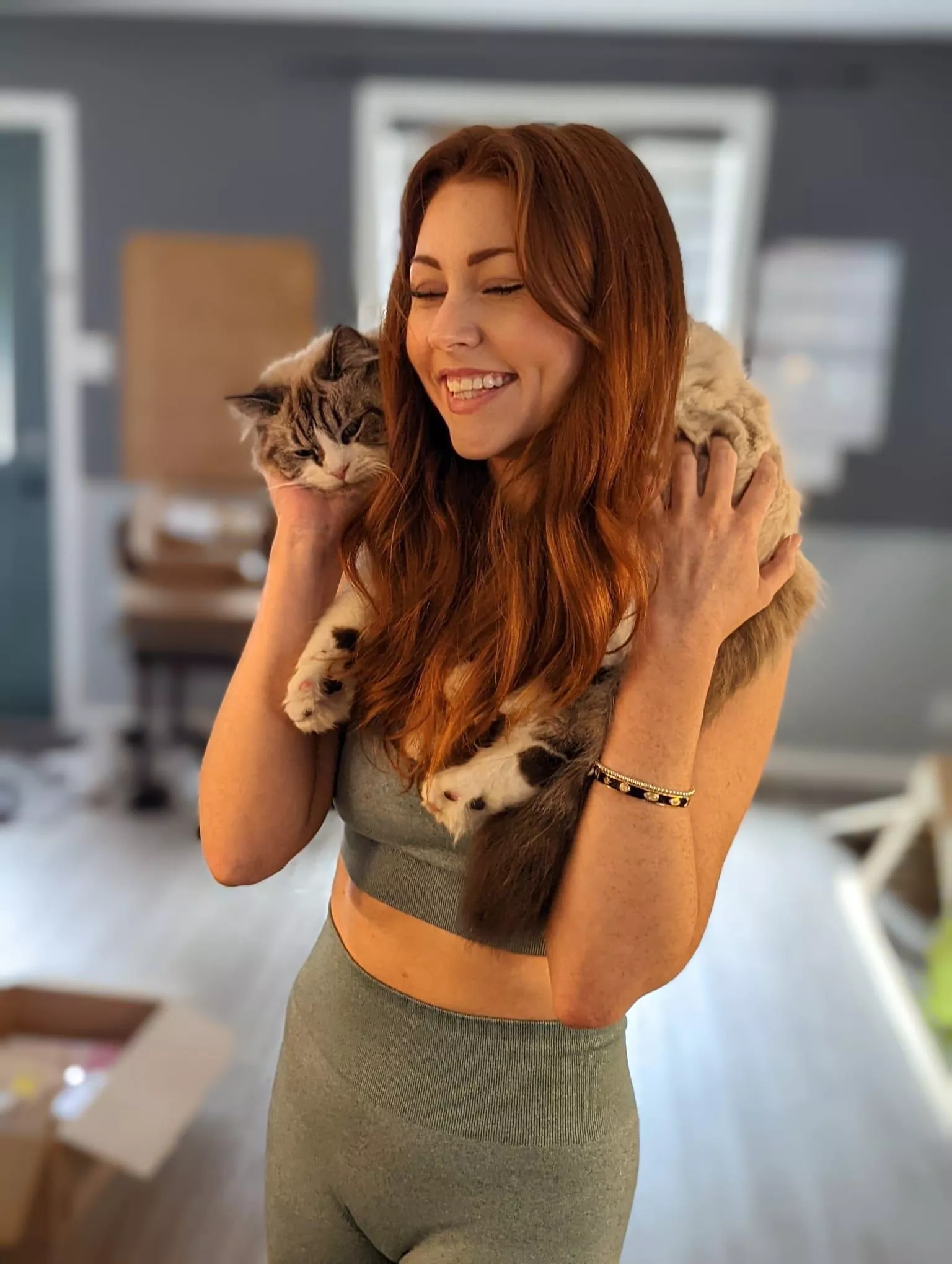 (F) Dimples and kittens for days here ðŸ§¡ðŸ¥°