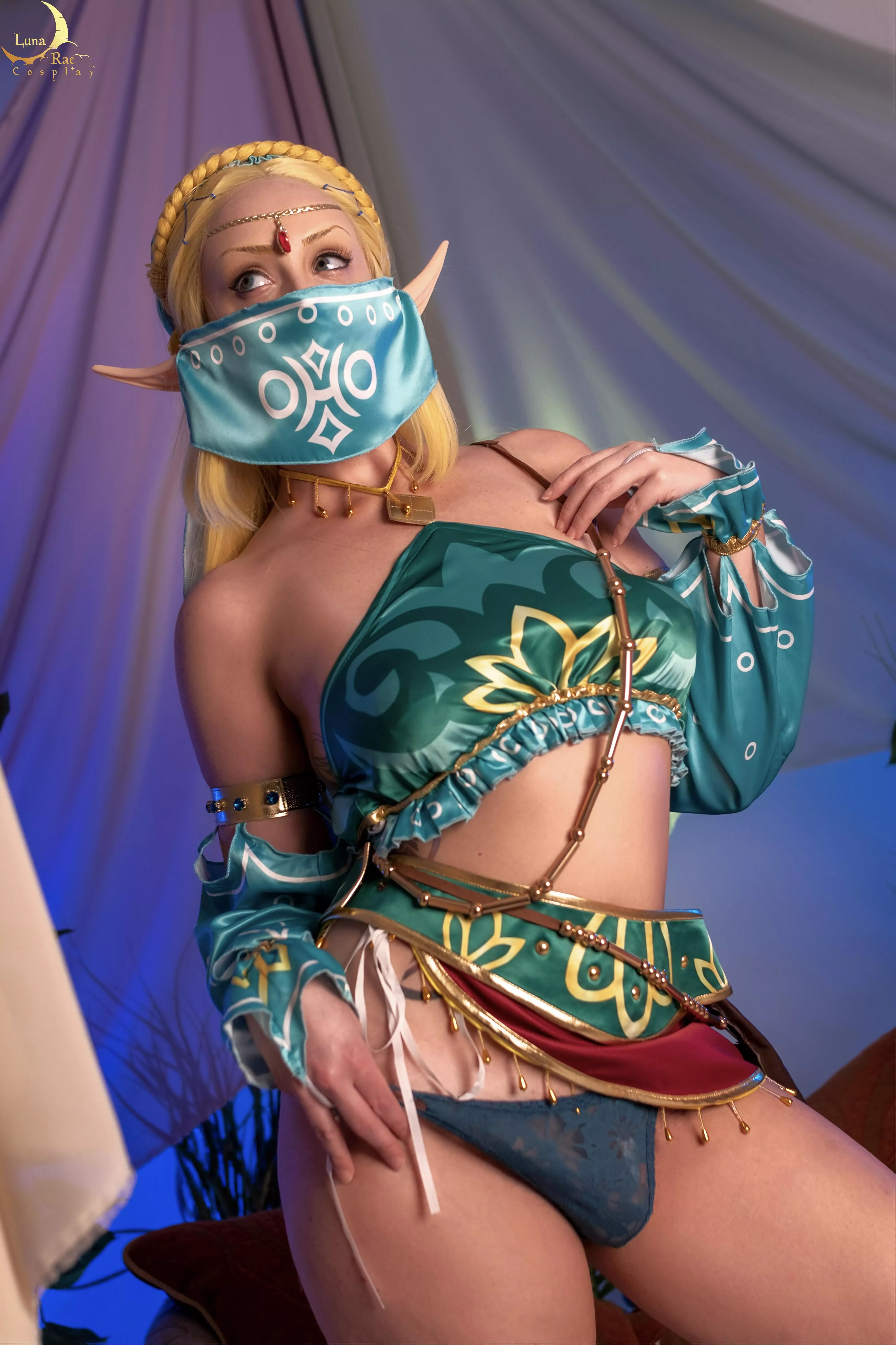 Gerudo Zelda crossplay by Lunaraecosplay [self]