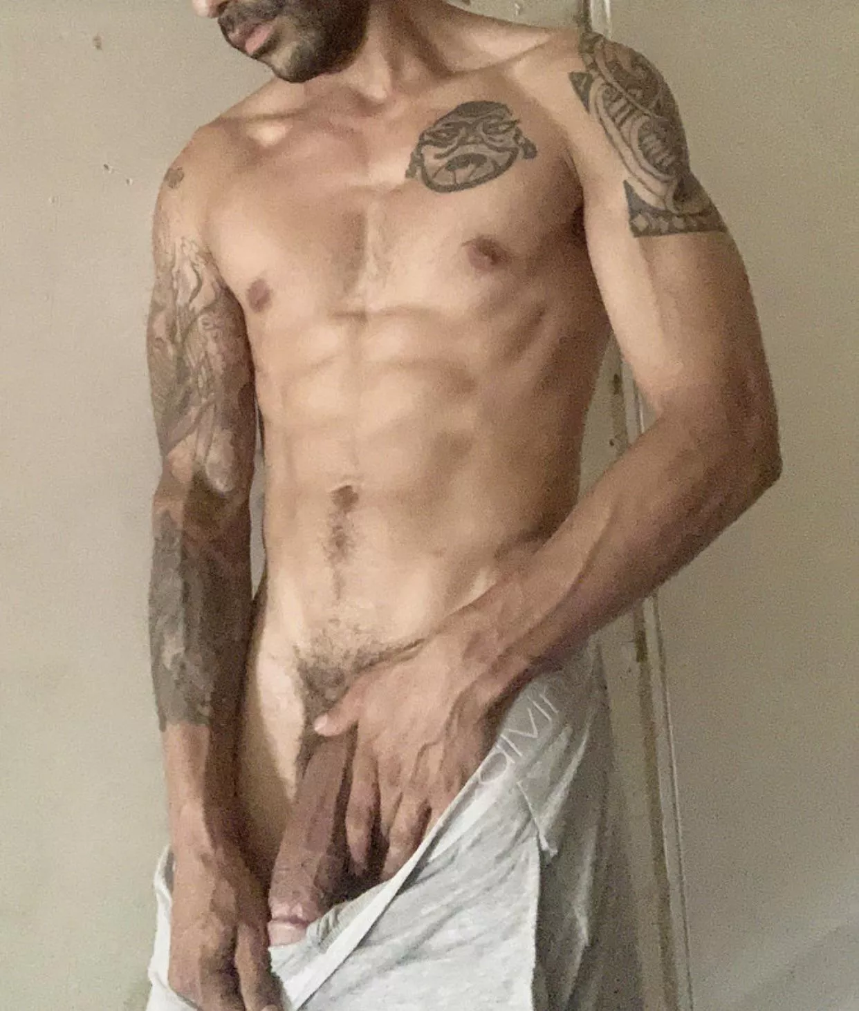 Is anyone craving a massively thick cock today?? ðŸ¥µðŸ†