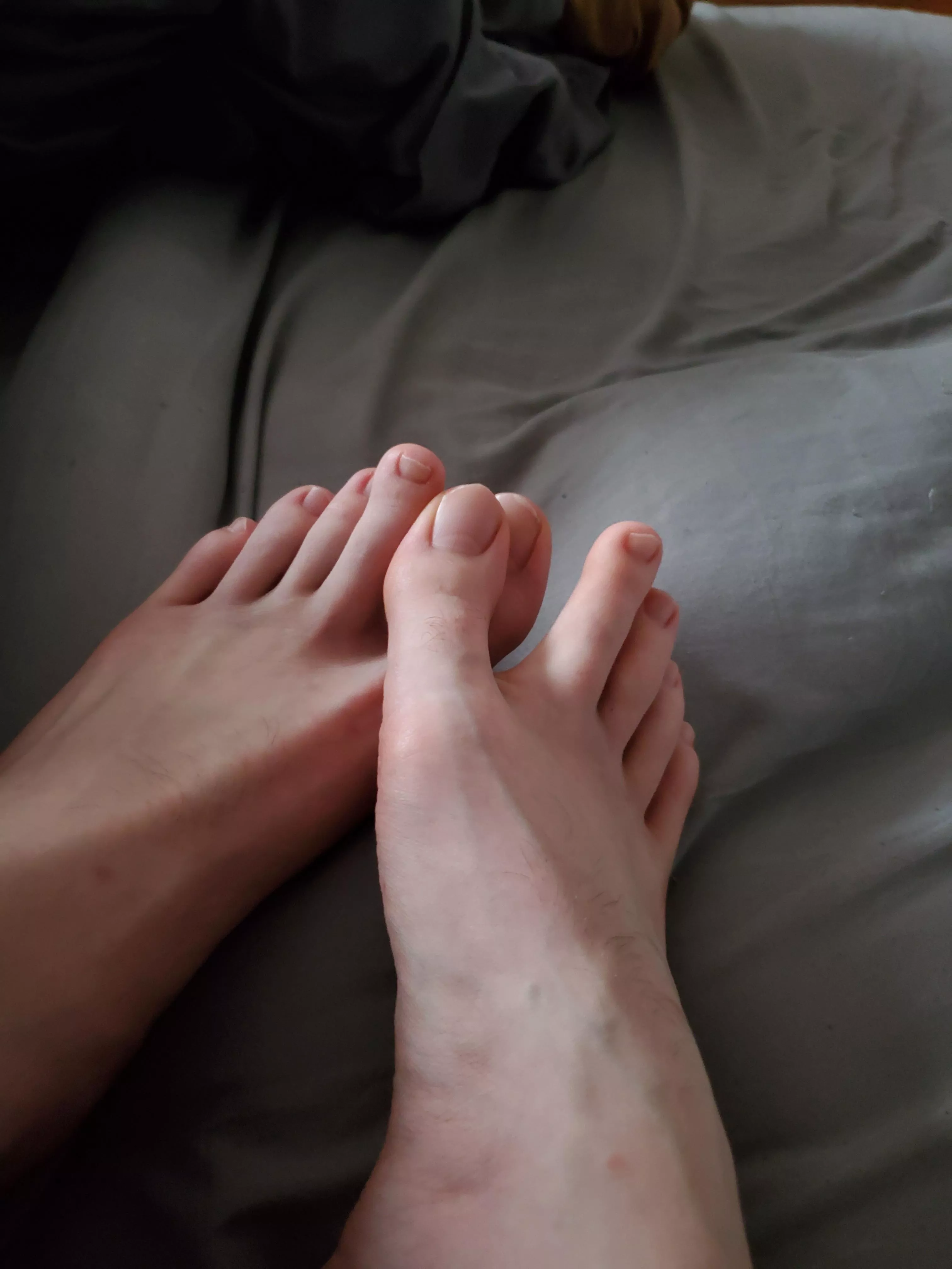 just waking up, gotta stretch those toes. Could really use a foot massage before bed later