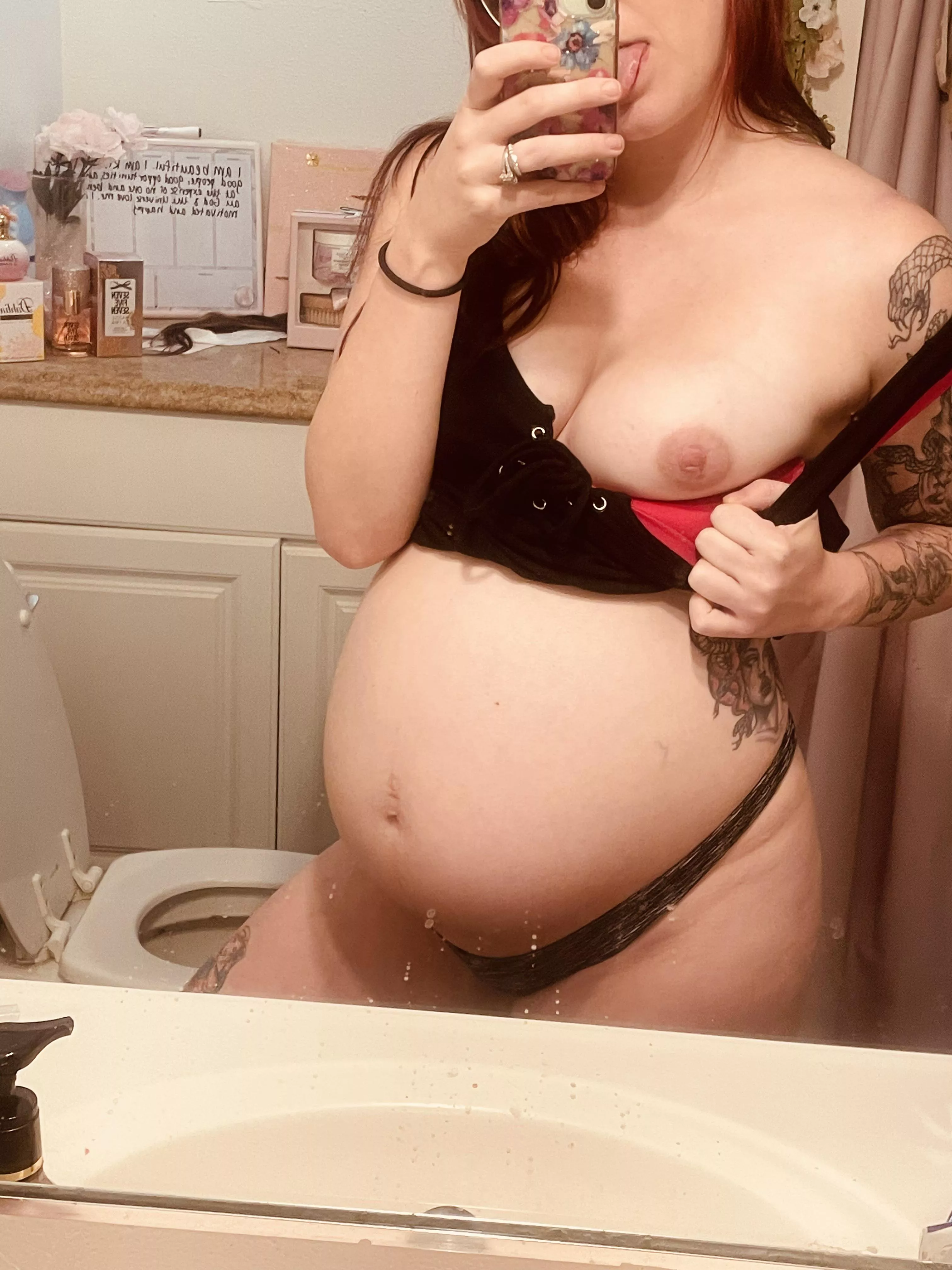 All belly and boobs😜