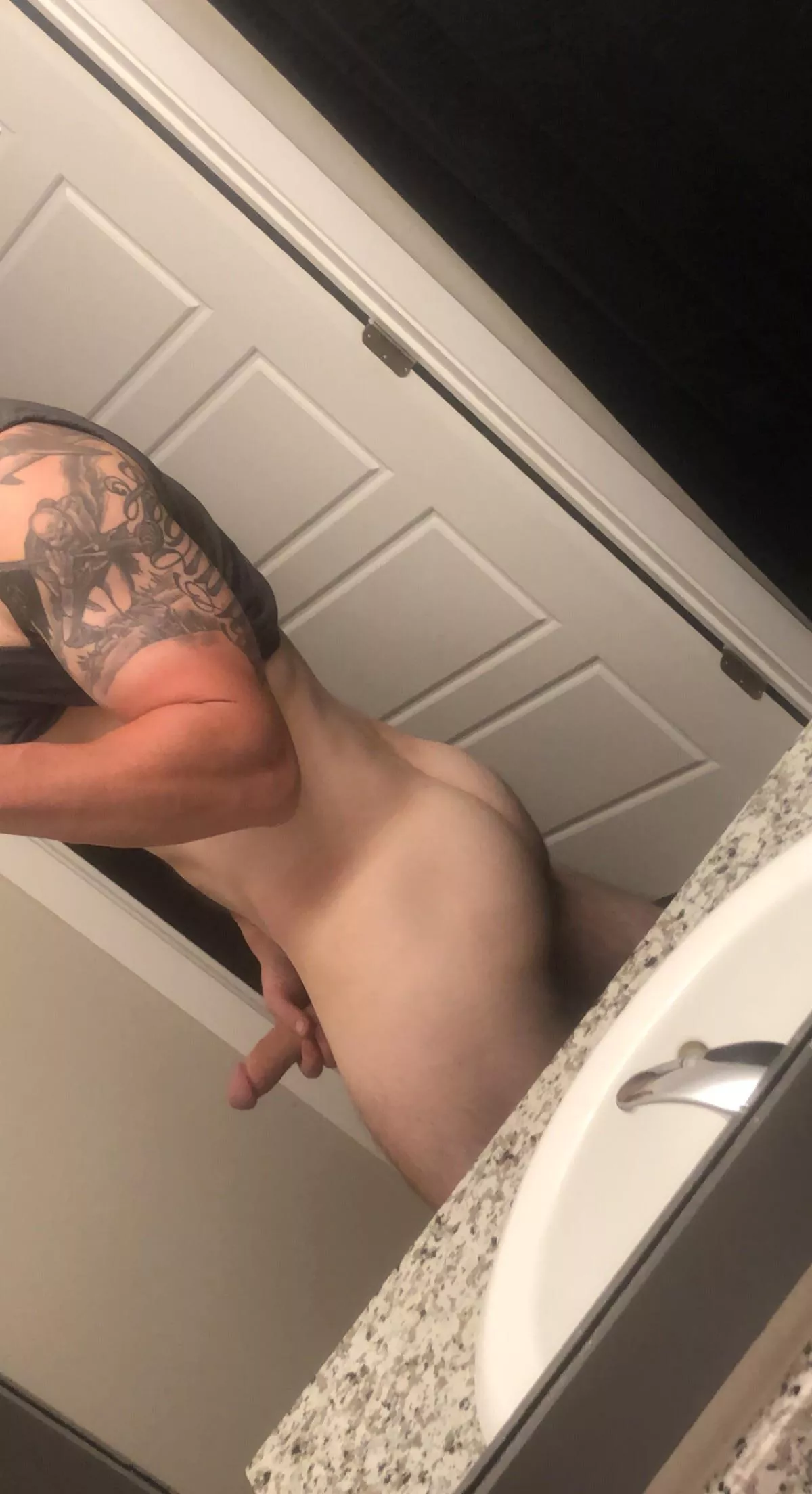 Any ladies like man ass?