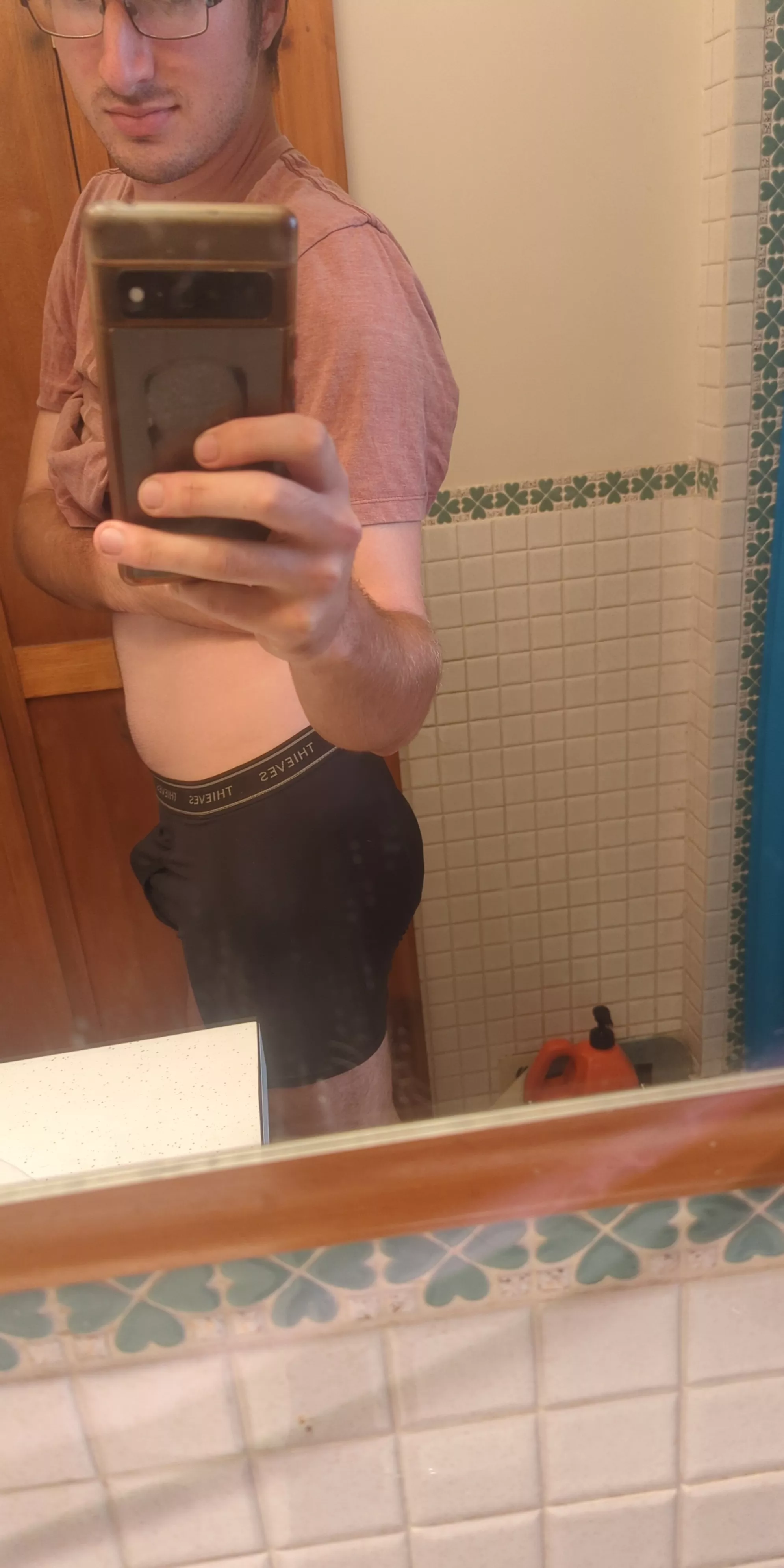 (Bi28) Been hitting the gym and doing squats and now I have a tiny butt! Progress :)