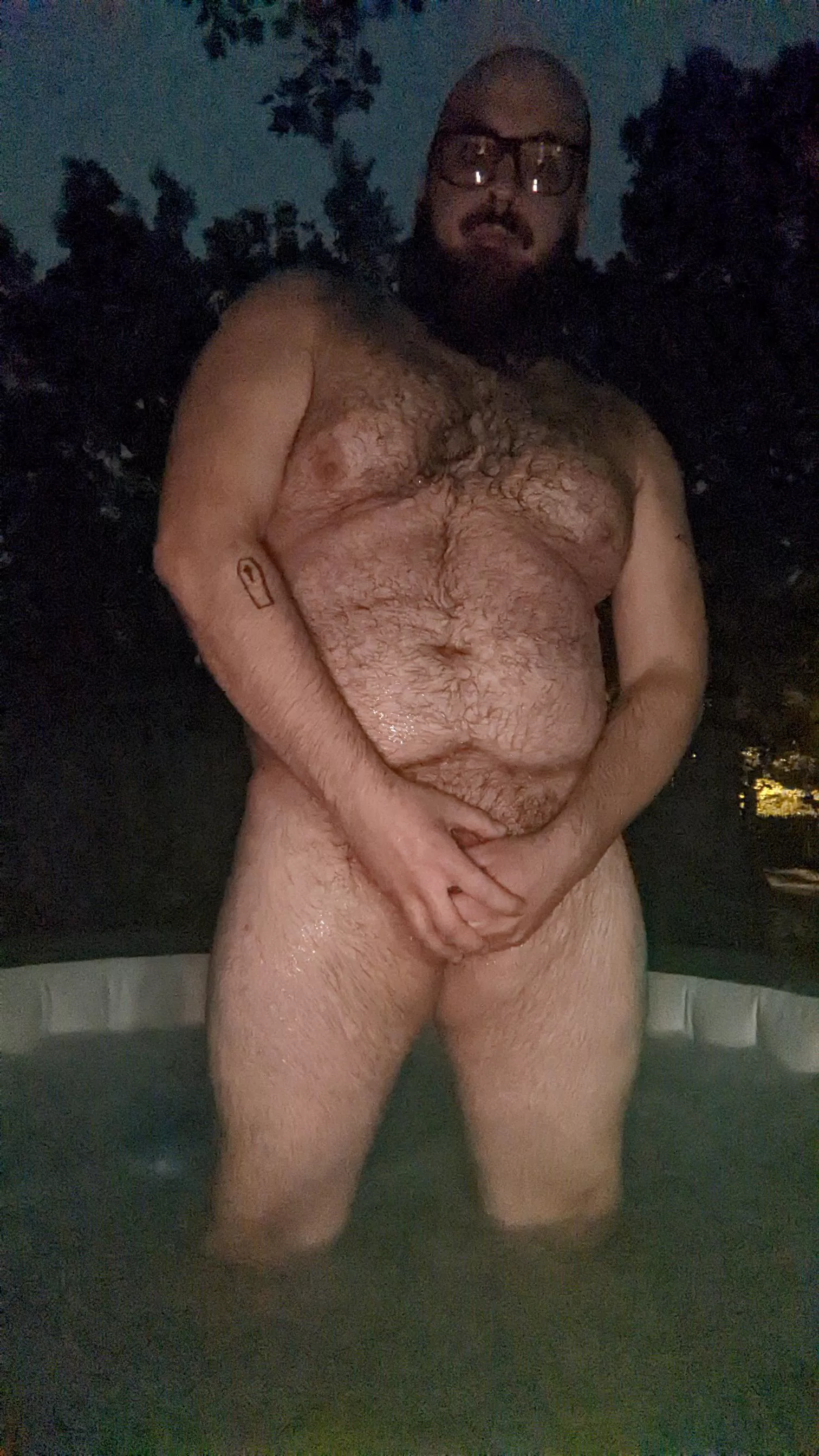 Come take a dip in the hot tub!