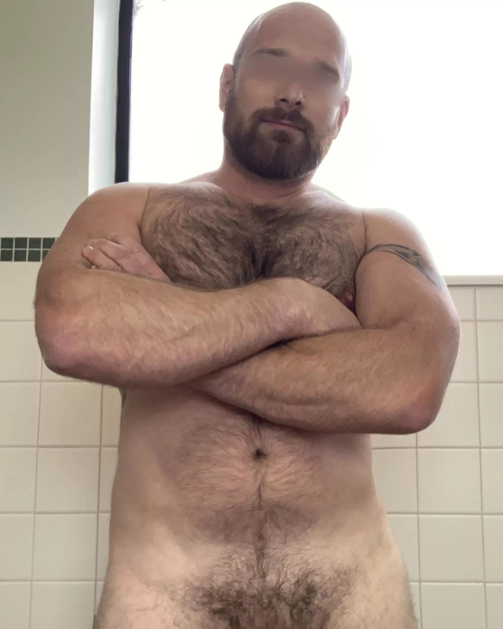 Just got done with my lunch workout, now hitting the showers (38)