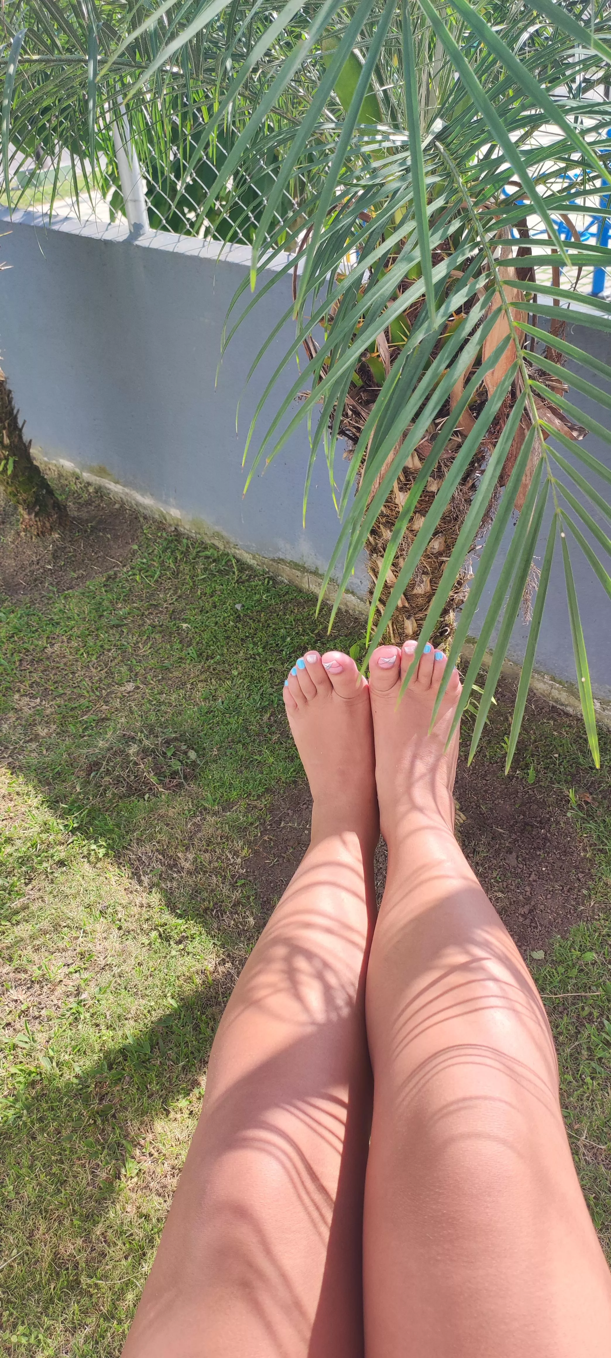 Legs,feet and sun!