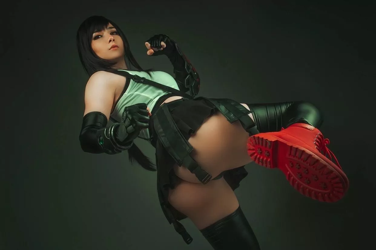 Tifa Lockhart Fighting Pose (Akemi Hogan)