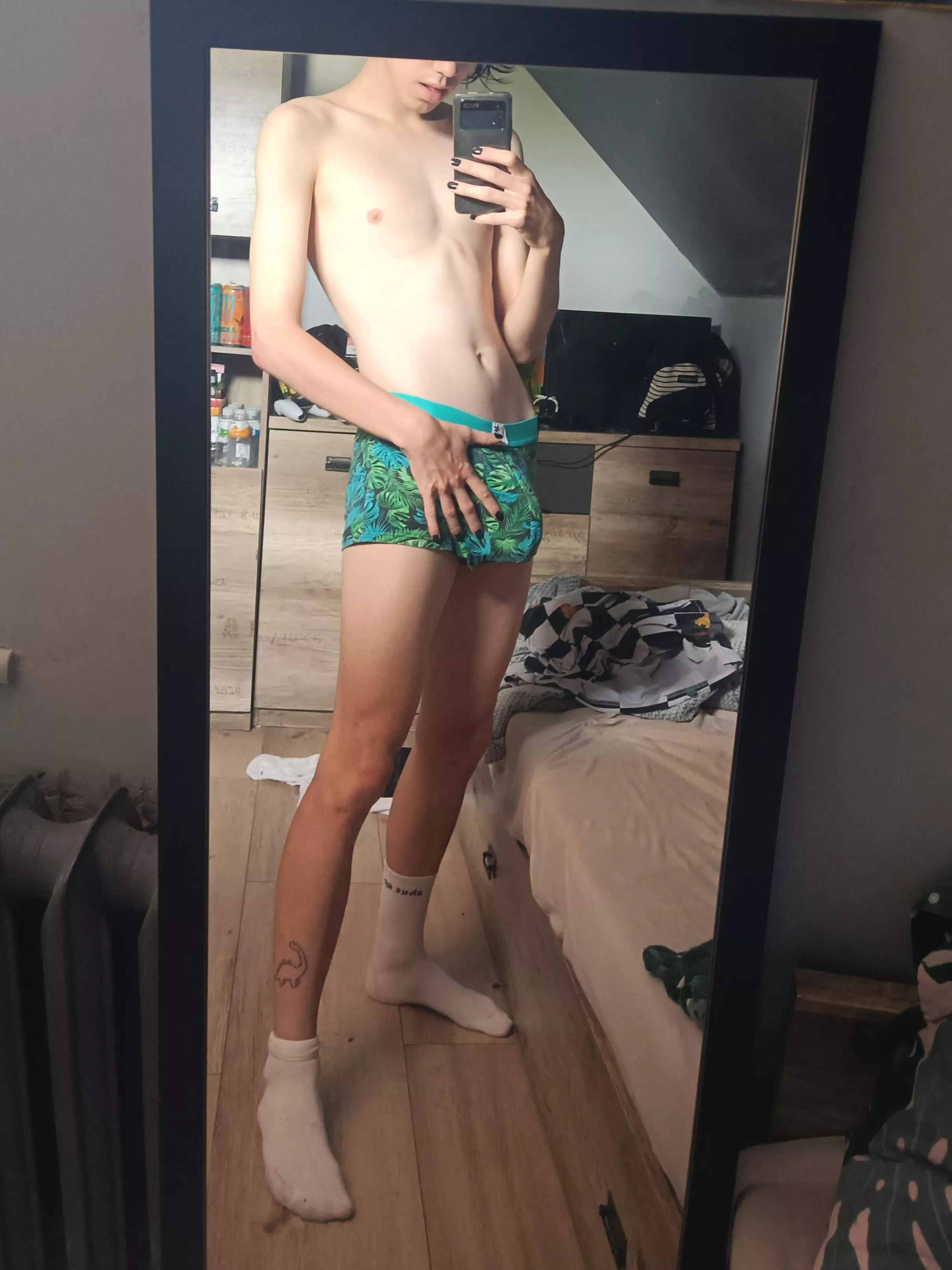 Who is hungry for big twink cock 😼?