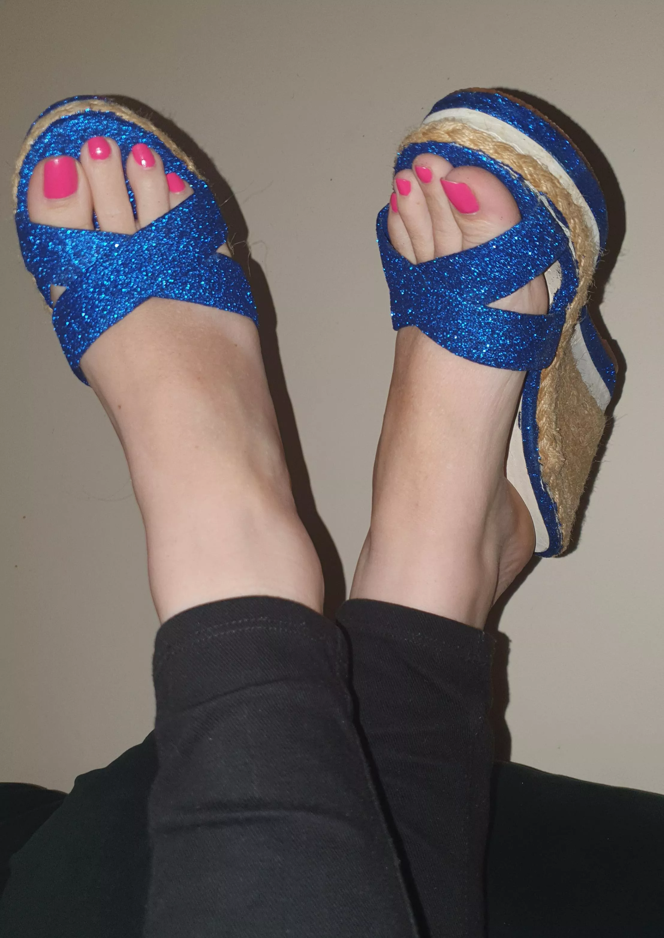 worship my feet???