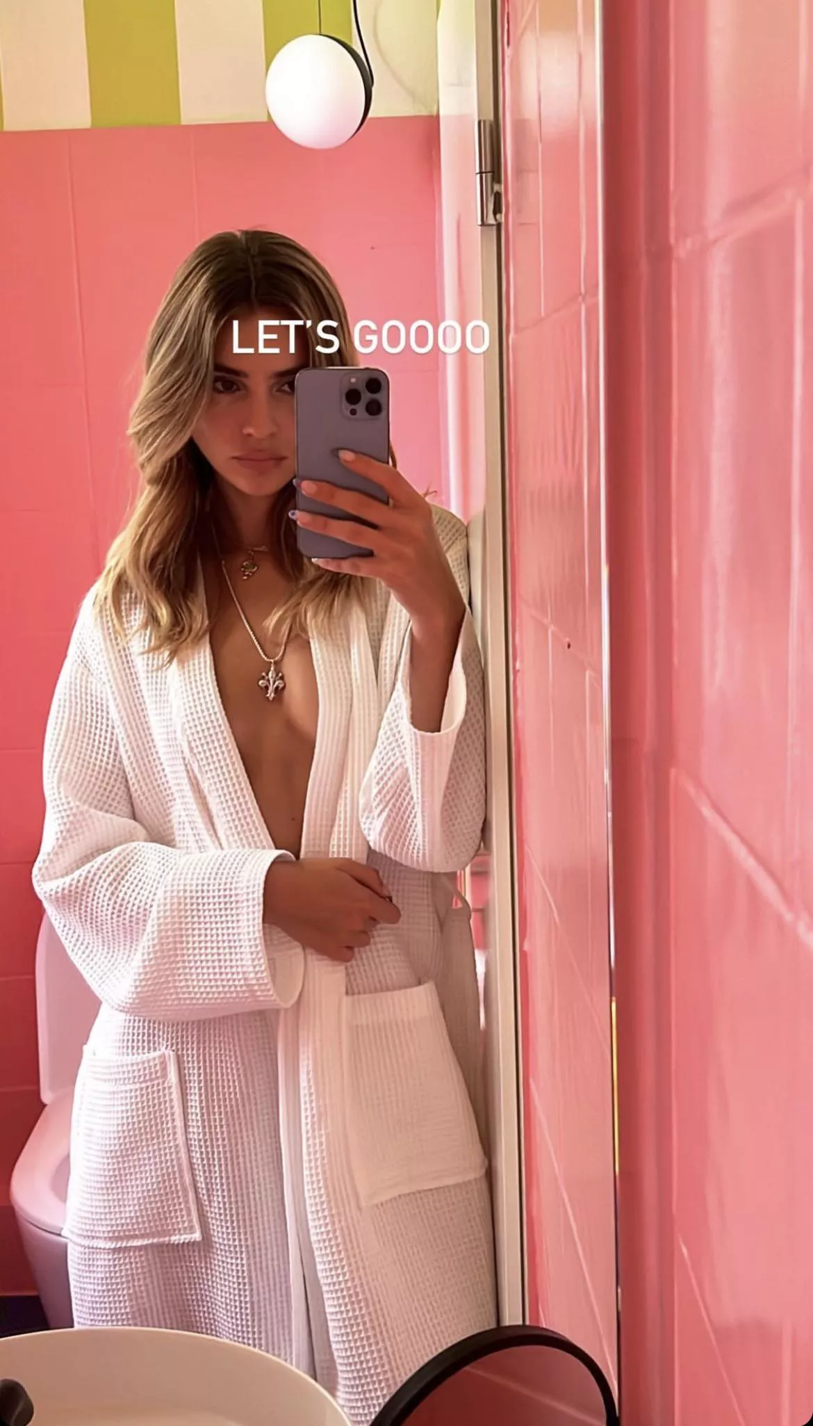 Anybody into Stefanie Giesinger? I think she is so underrated! Who helps me to cum on her? Can tribute!