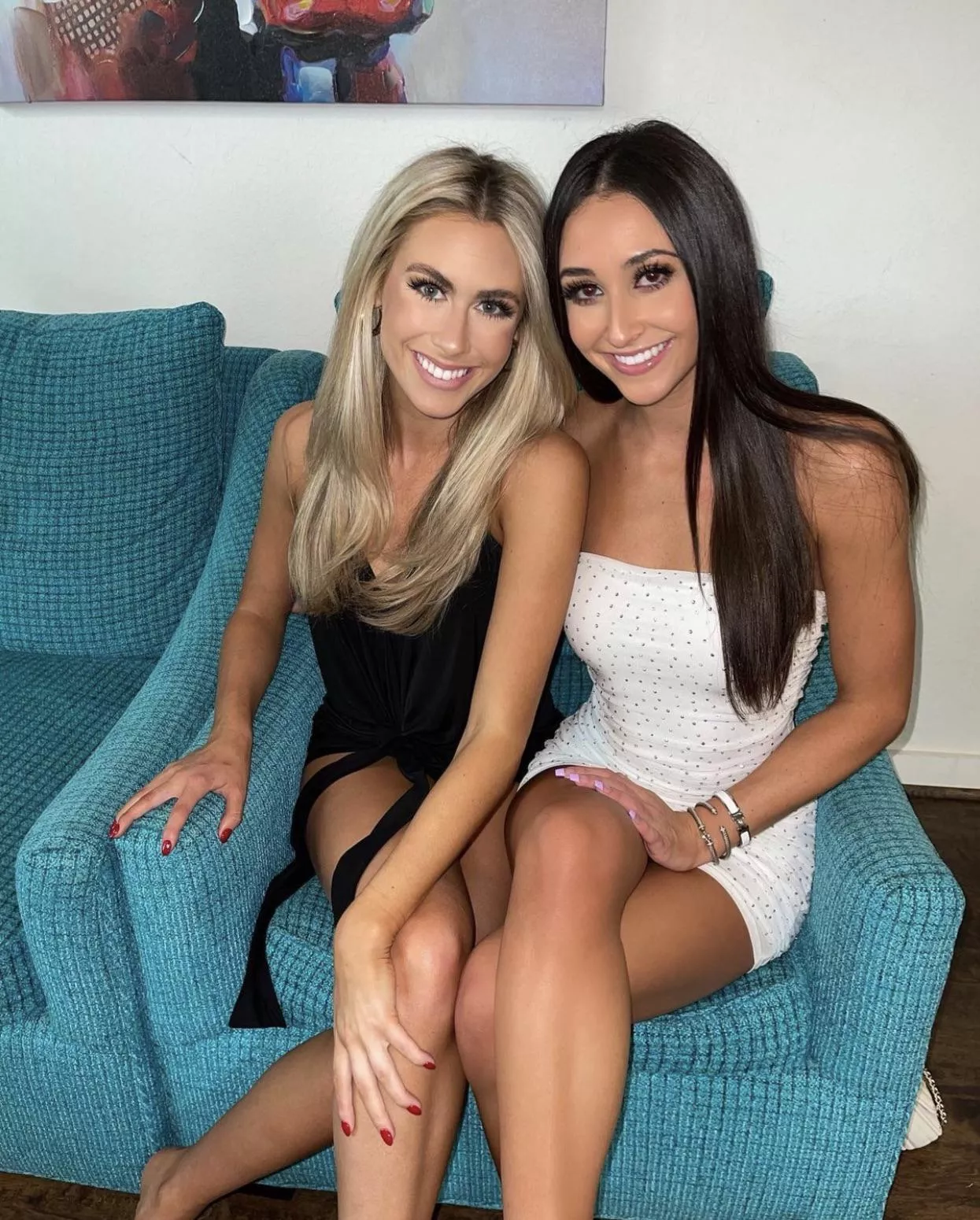 Blonde vs brunette