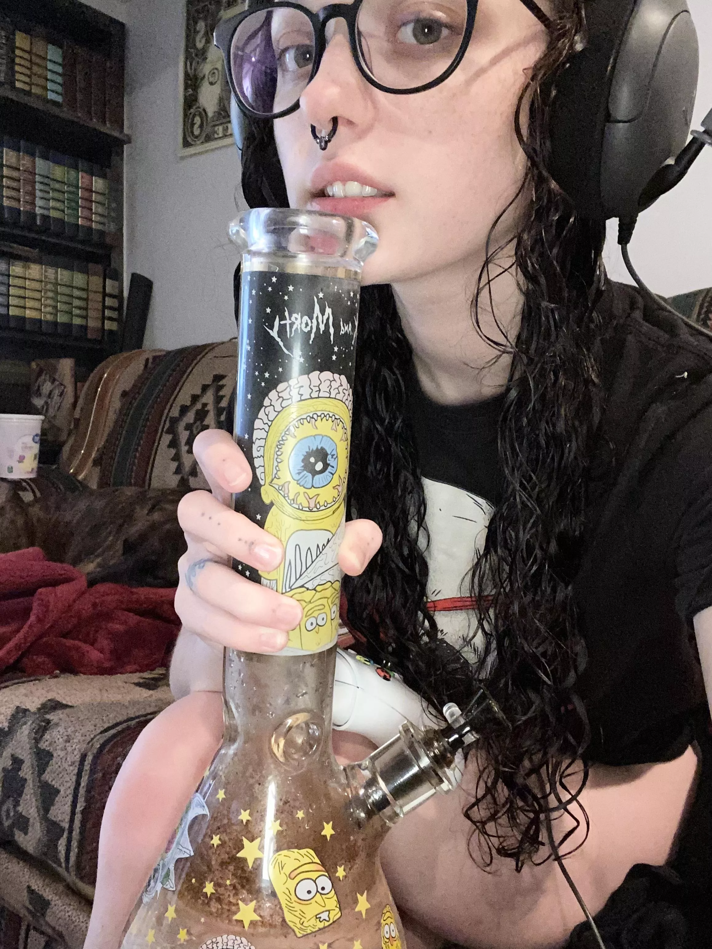 Dare me to drink this bong water ðŸ¥µ