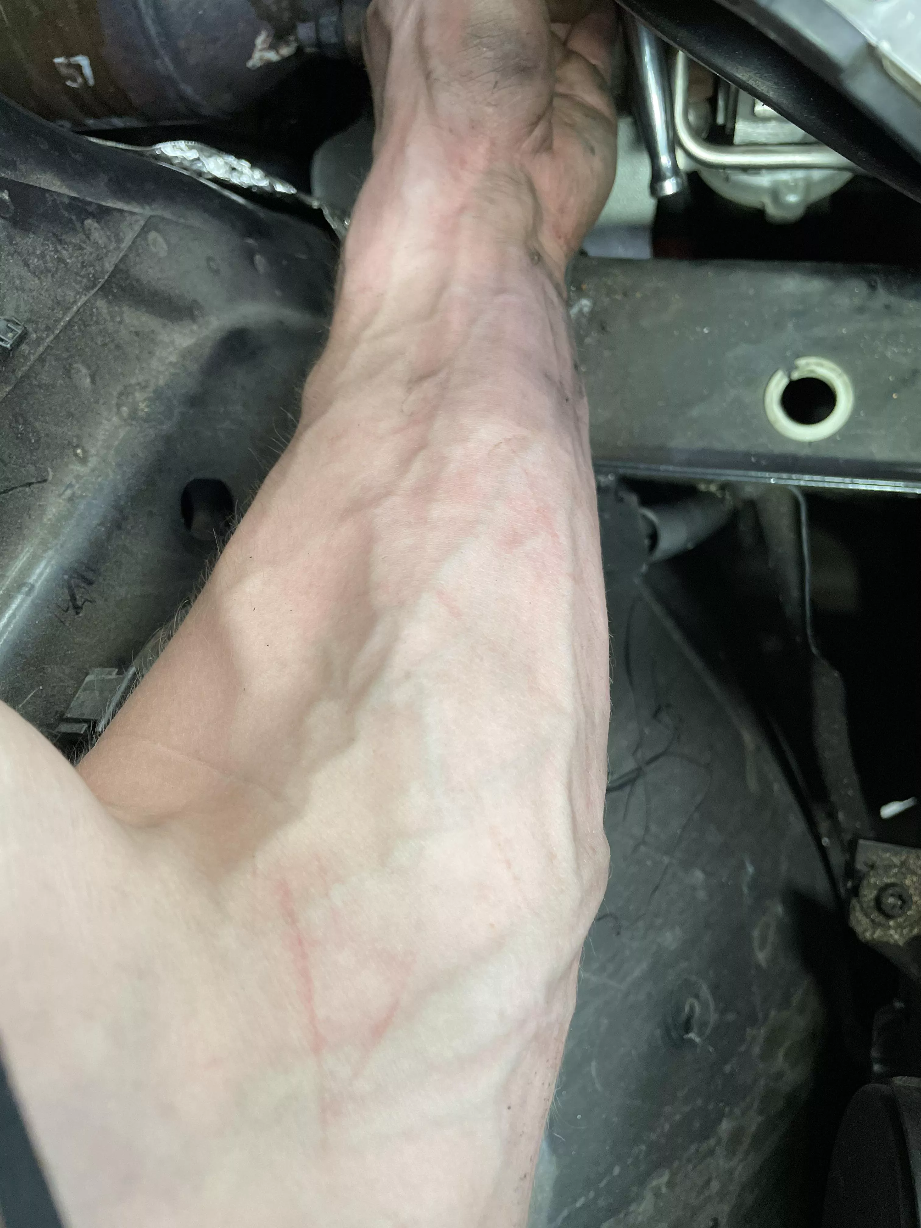 Mechanic forearms always popping