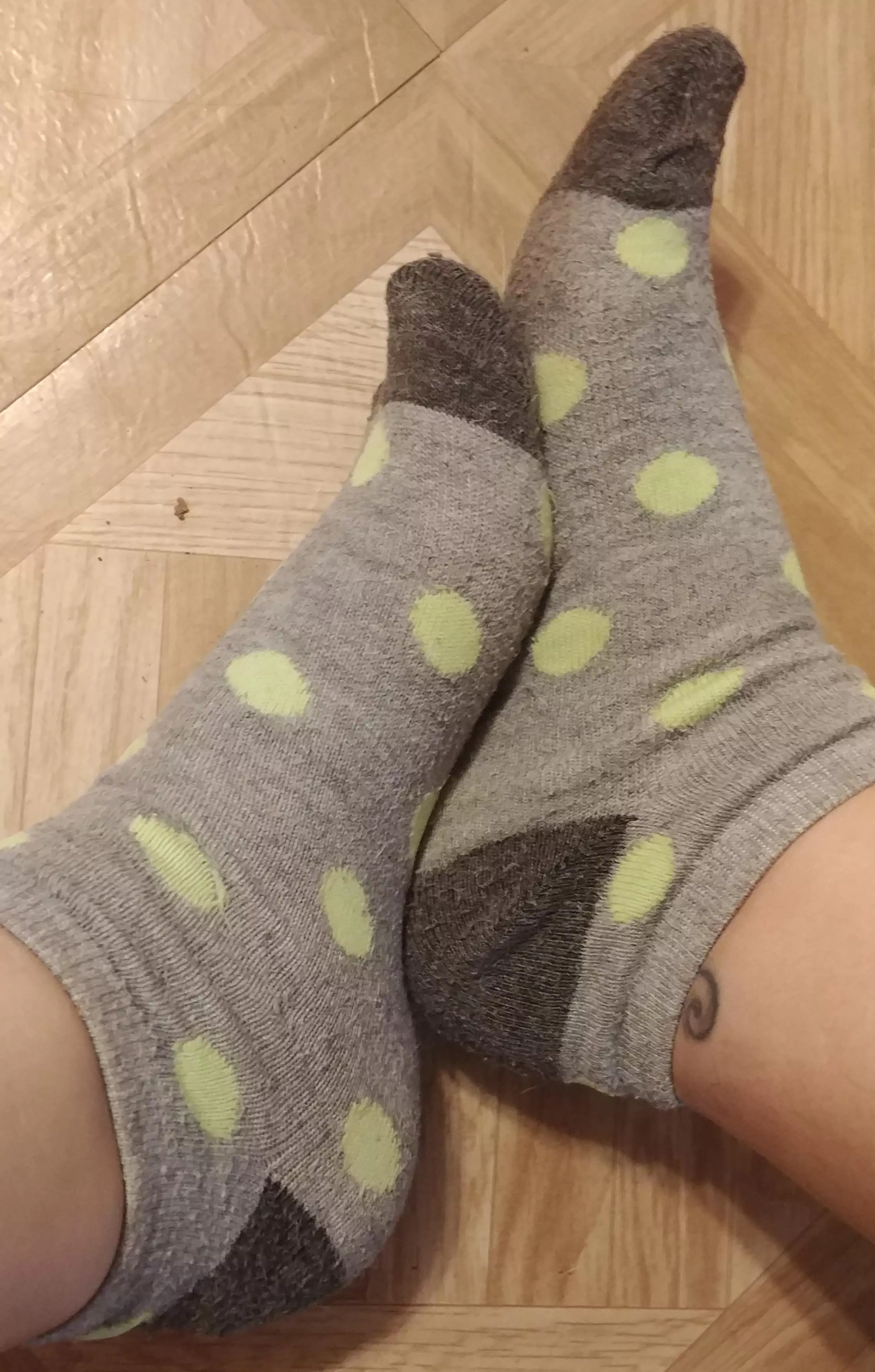 [selling] Smelly server socks worn during 10 of my busy shifts! Ready to ship vac sealed to you!