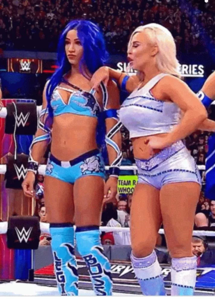 Busty DDana showing small boob sasha up 😂🎈🎈