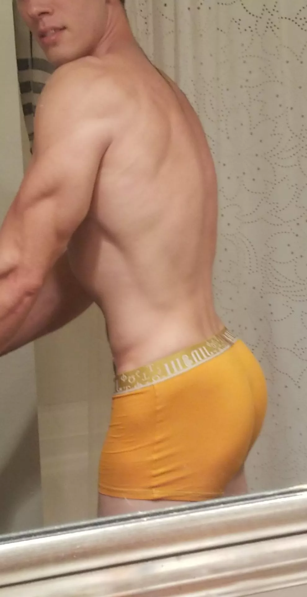 [m] Do u like oranges?