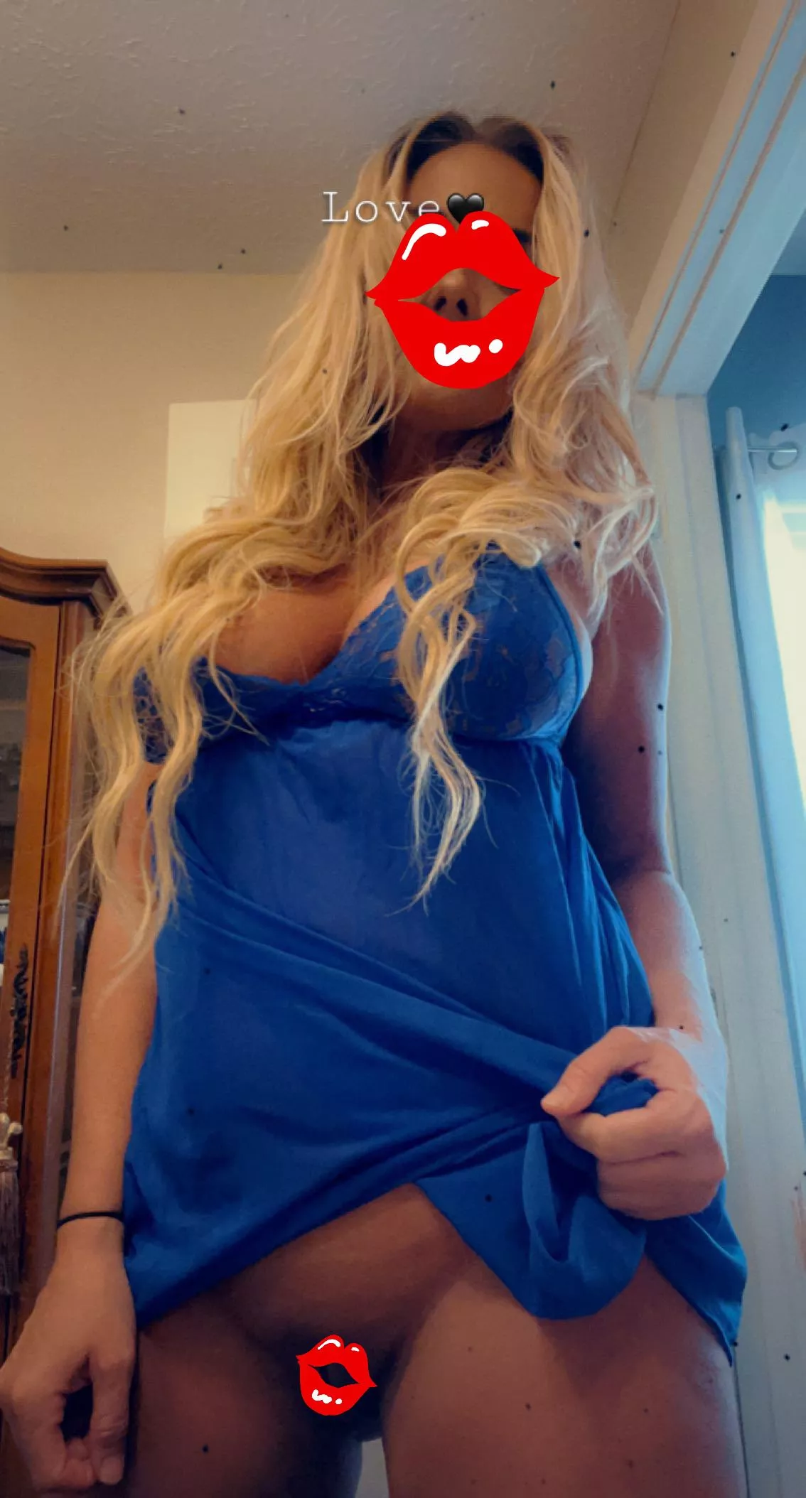 Horny milf. Could you handle me?