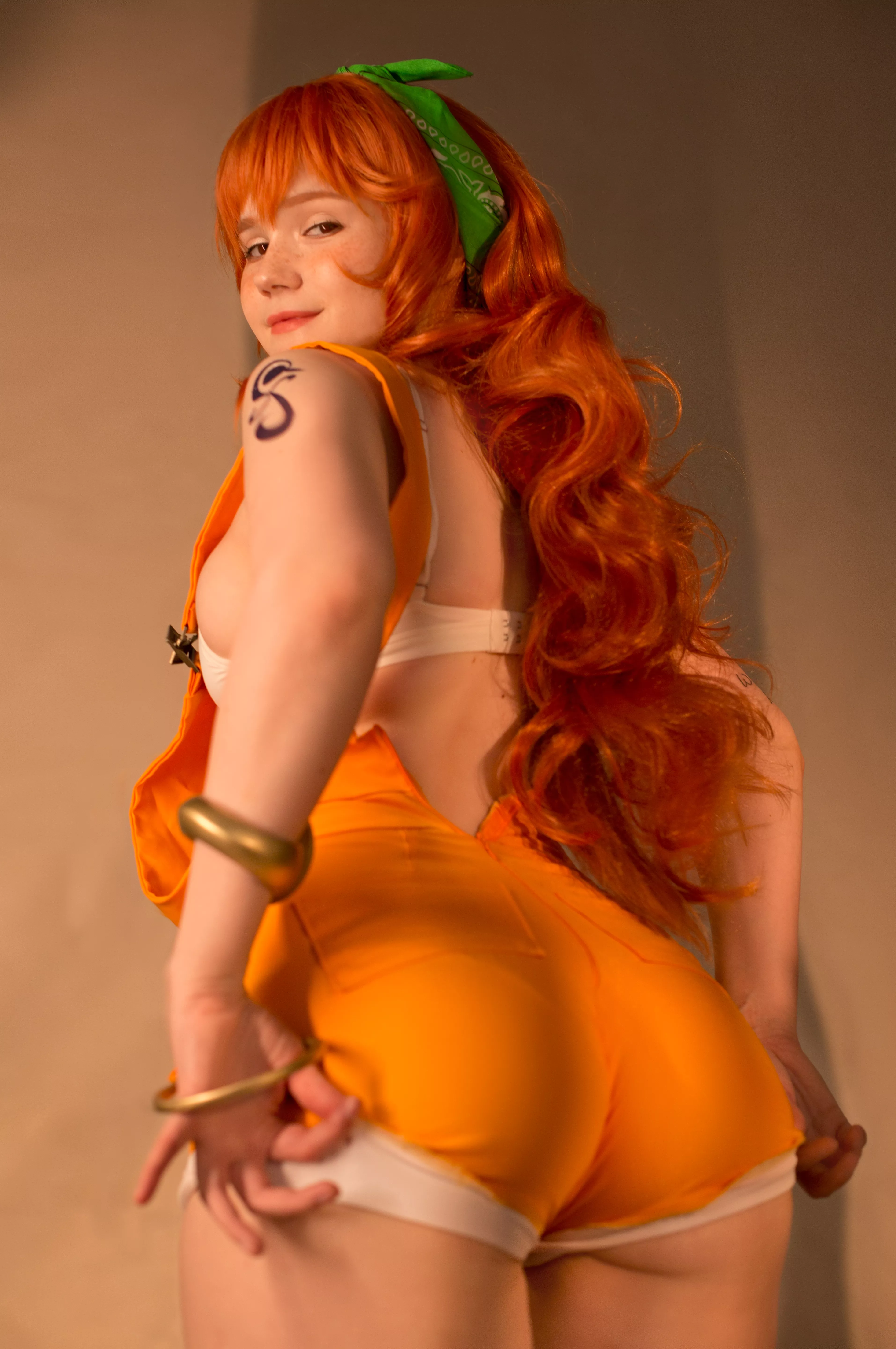 Nami by Neyrodesu