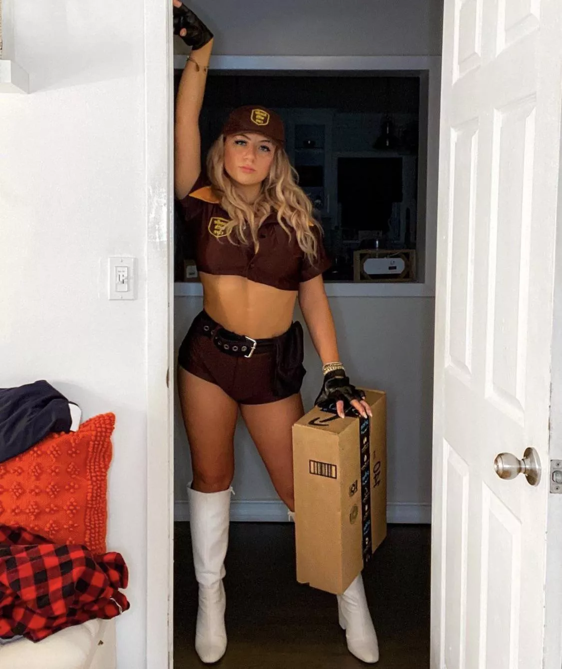 Sexy Delivery Driver📦😍