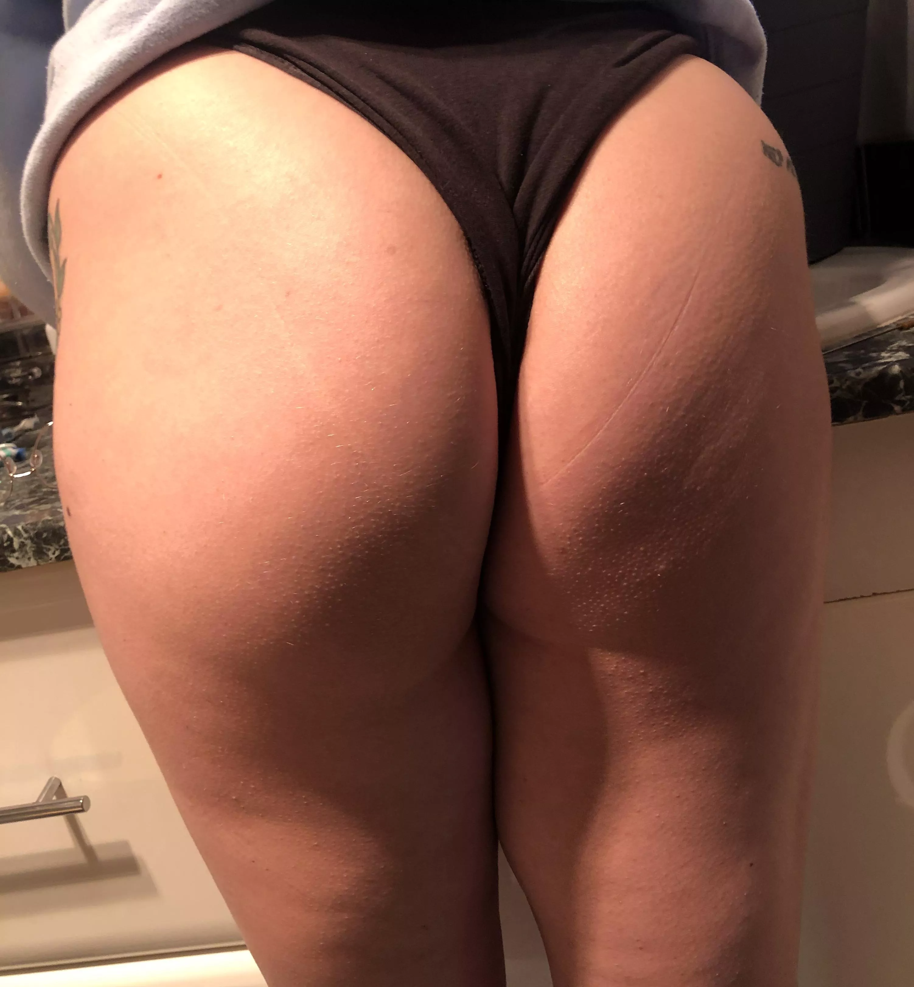 Yummy milf ass ðŸ˜ˆ