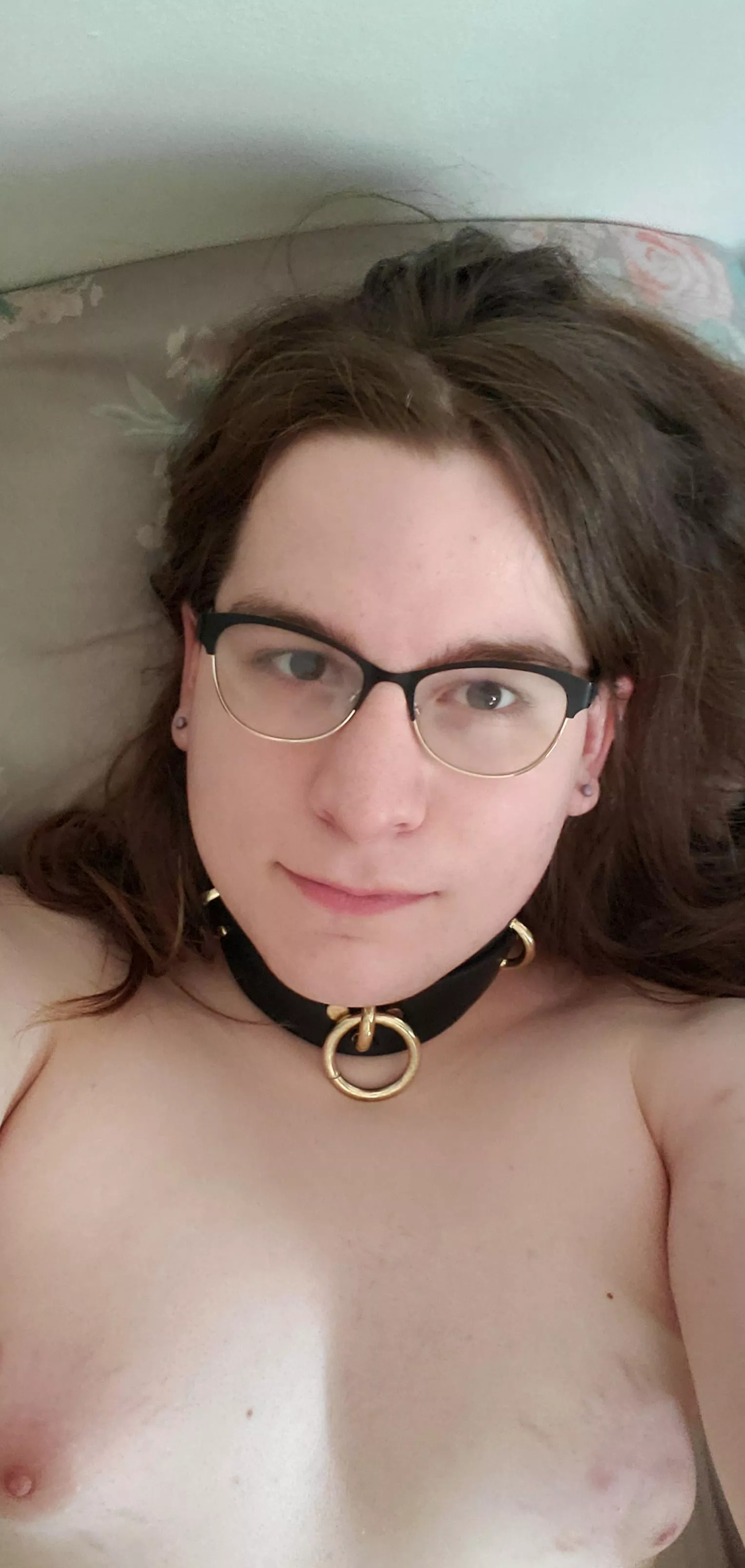 I love waking up with my collar on 🥰