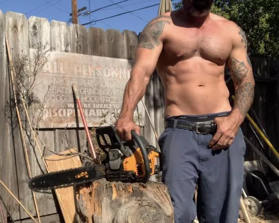 Just me and this here chainsaw…