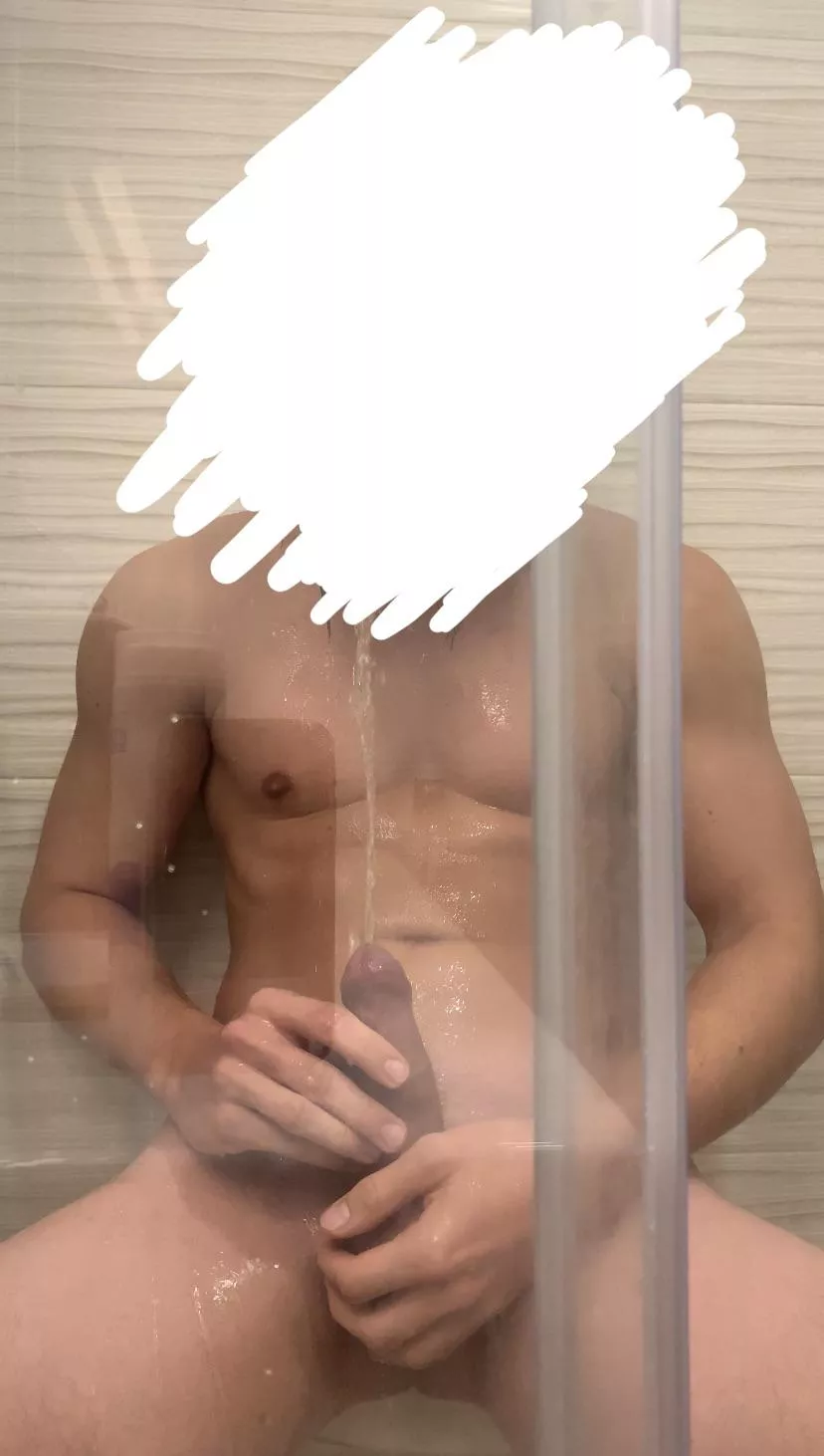 Piss obsessed guy. Hmu if you want to see uncensored version for a little fee.