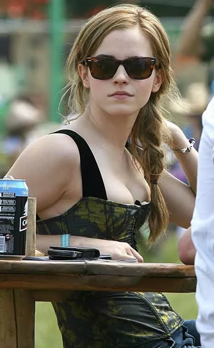 Super horny, I need to cumfor Emma Watson's perfect little tits