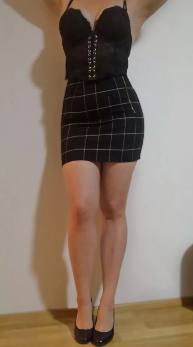 Long legs look best in a pencil skirt